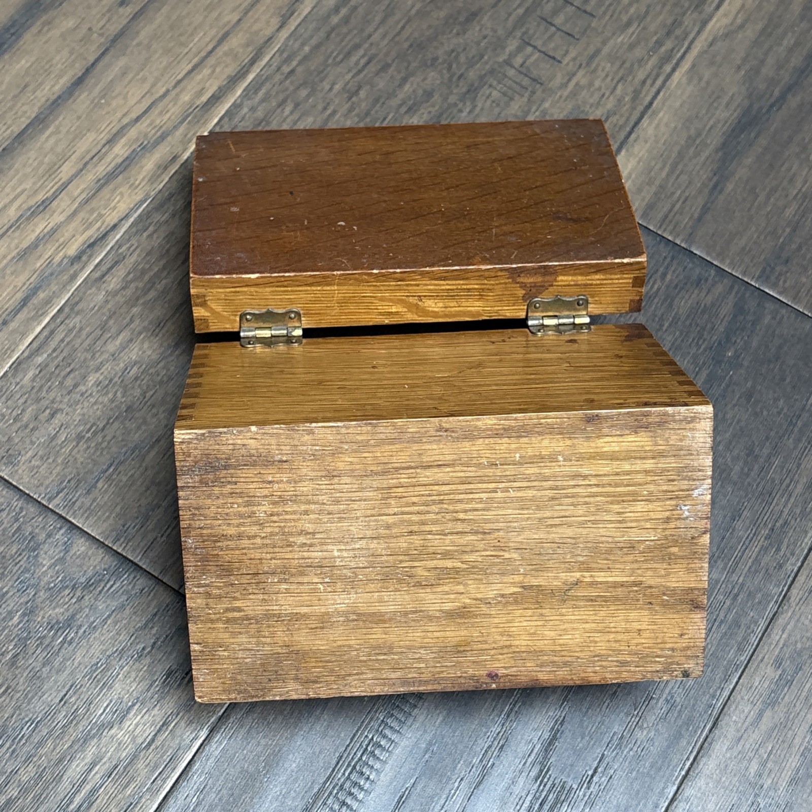 Vintage Globe Wernicke Oak Wood File Recipe Index Box #83-C Dovetailed Corners