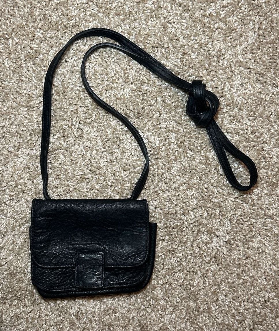 J Crew Black Leather Mini Crossbody Bag 5 ” H x 6″ W x 3.5″ D