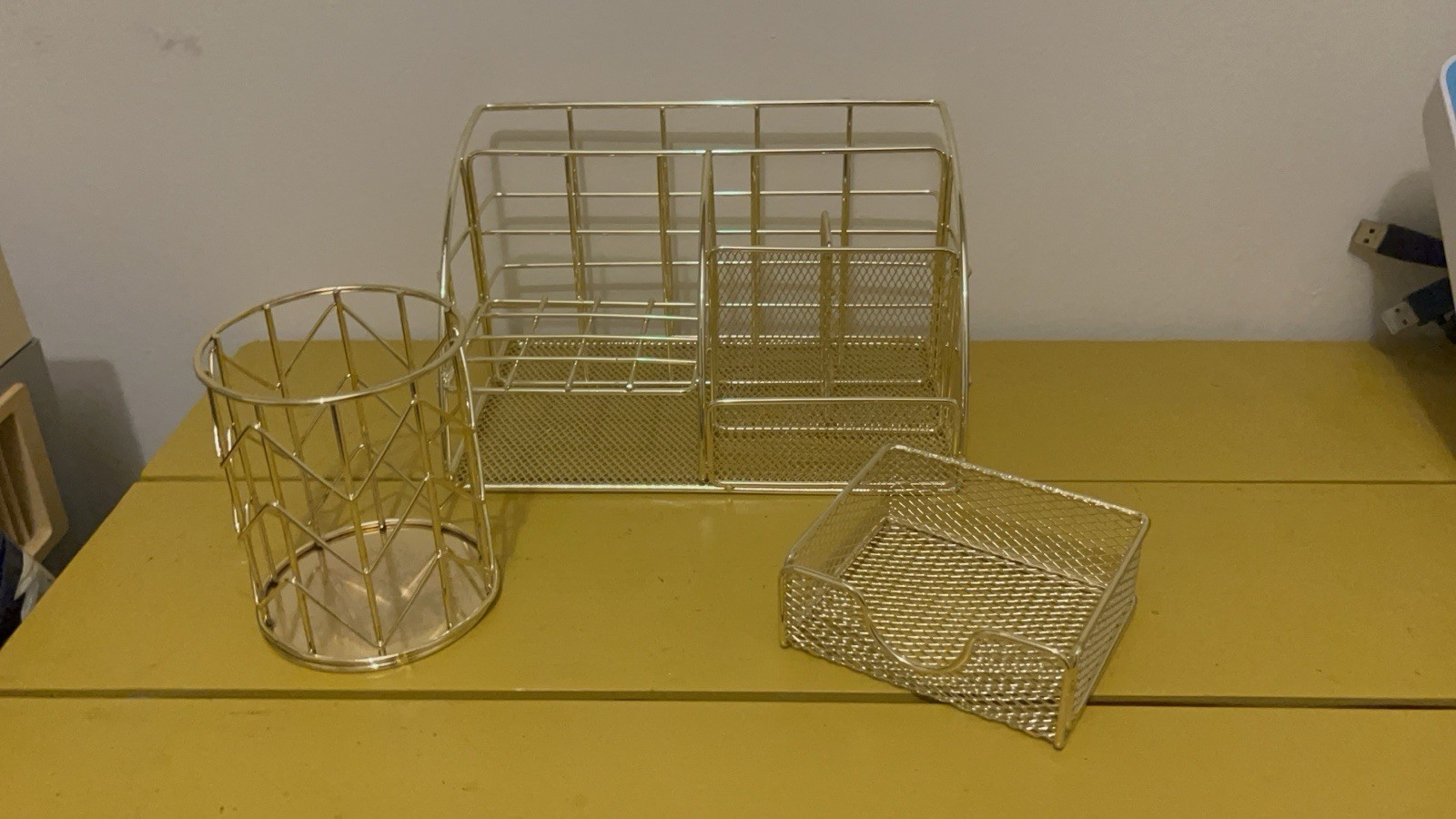College Gold Wire Desk Organizer Set – Mod Office Desk Accessories – Multi Piece