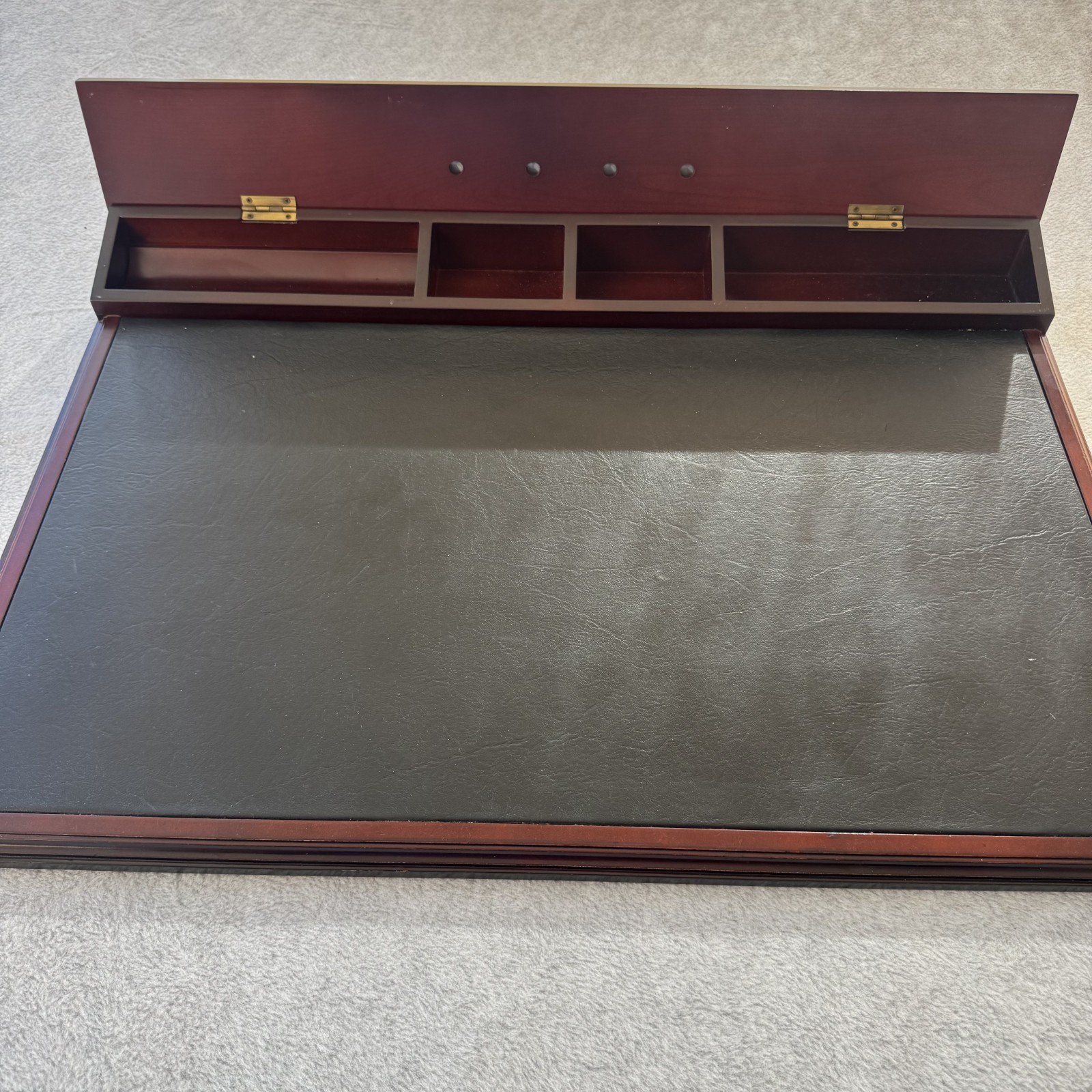 BOMBAY COMPANY Executive Desk Blotter Wood Leather With 4 Time Zone Clocks Rare