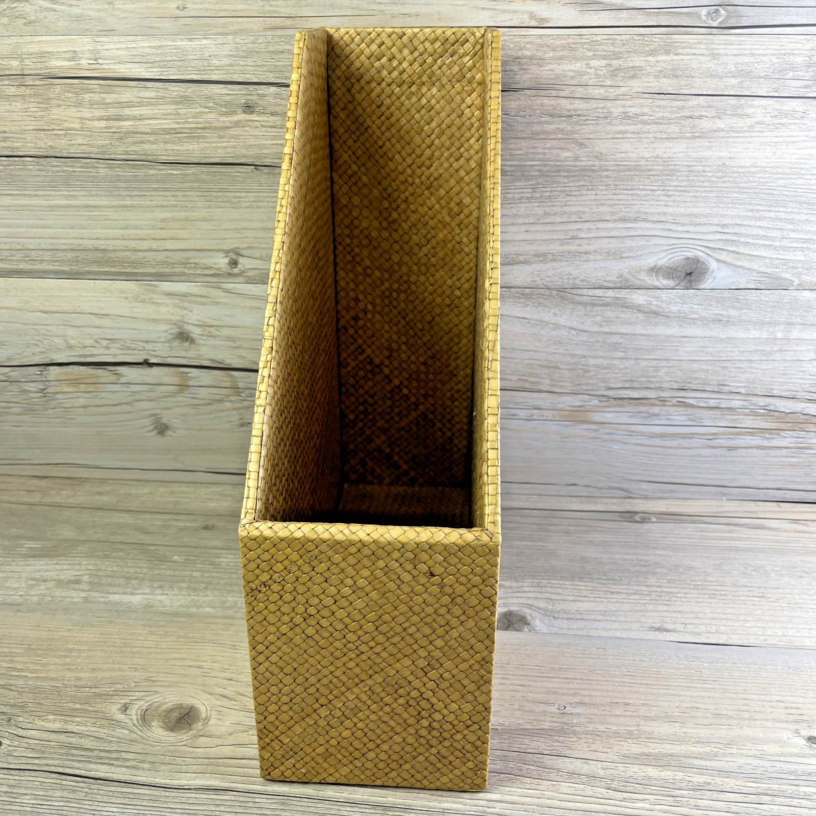 Via Motif Handmade Straw Weave Office Magazine Holder Organizer for Desk
