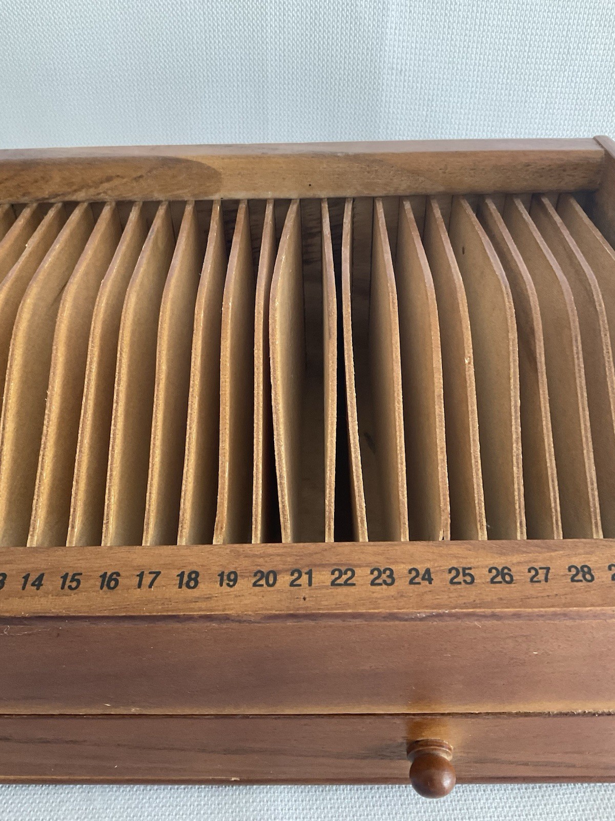 Vtg 31 Day Wooden Desktop Bill/Mail Organizer w/ 31 Slots and Large Drawer READ