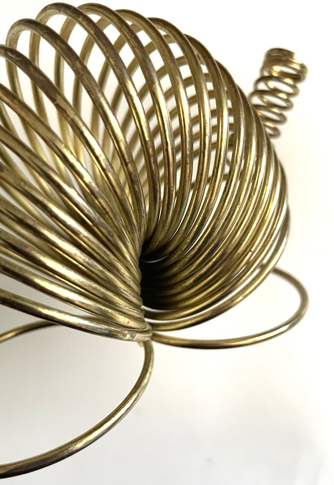 BRASS SPIRAL COIL Wire DESKTOP Mail Letter Holder Organizer Creature w CLIP Vtg