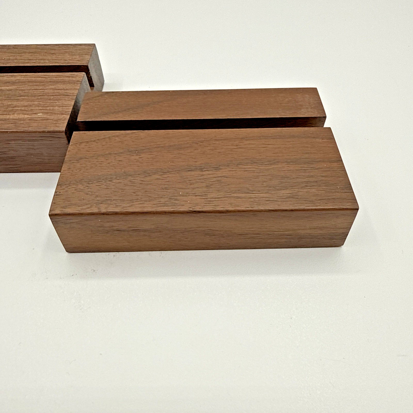 UNIQOOO 2pc Walnut Wood Calendar Stand Photo Card Menu Sign Holder 3.5″