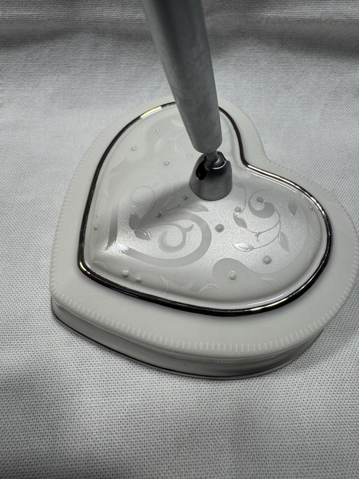 Lenox Fine Bone China OPAL INNOCENCE Heart Shaped Pen Holder