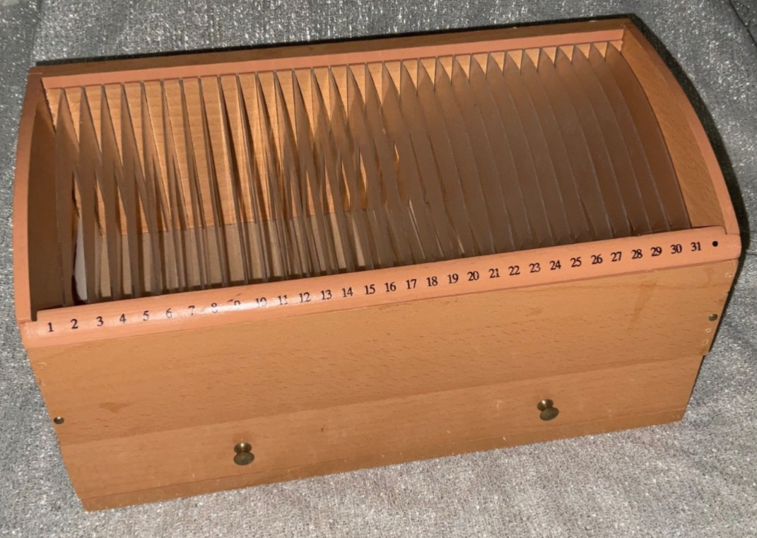 VTG 31 Day Wooden Monthly Bill Letter Mail Sorter Organizer Desk Top w/Drawers