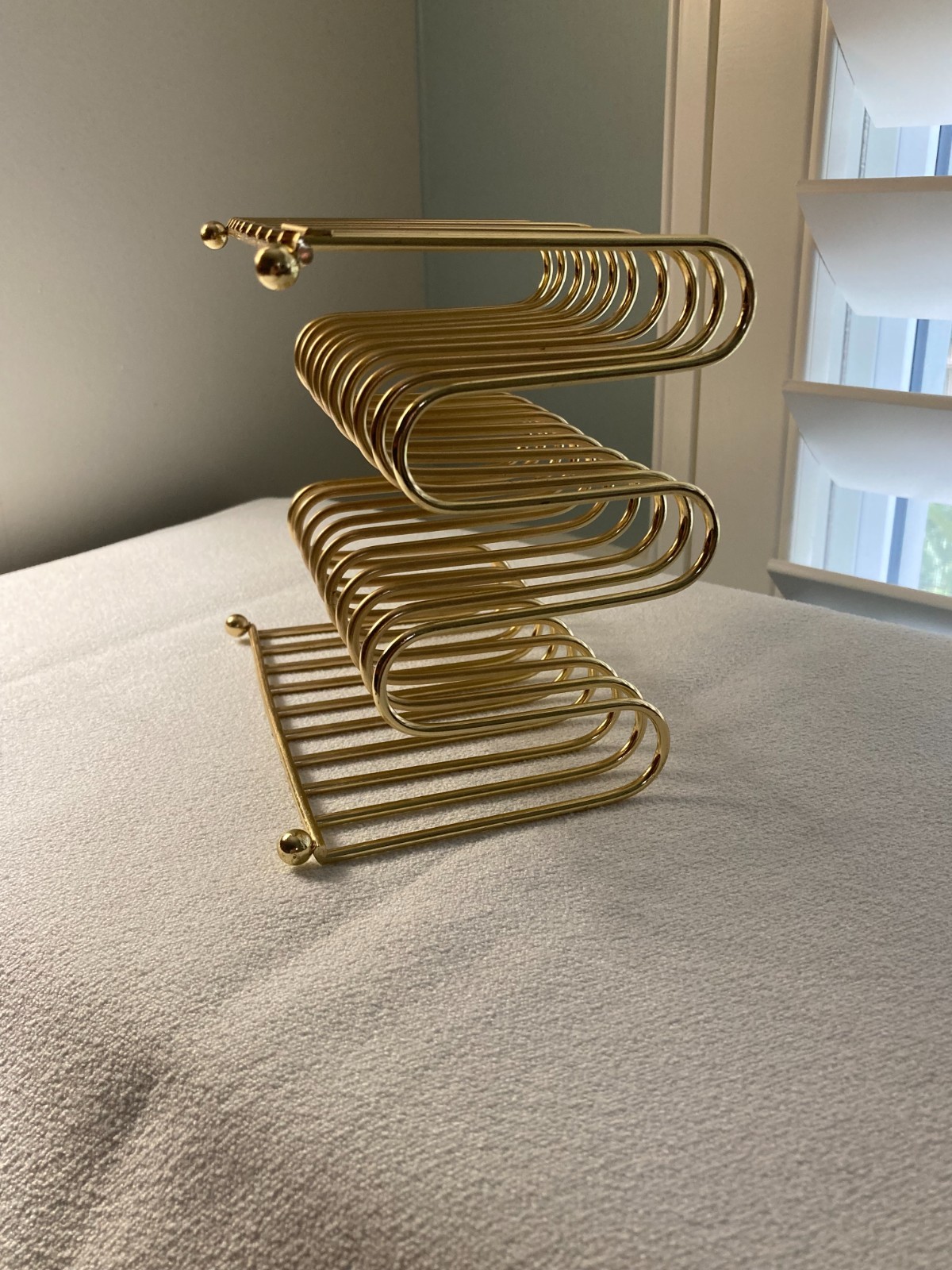 Gold Tone Bent Wire Letter Sorter 5.75″ x 5.25″ x 4.25″