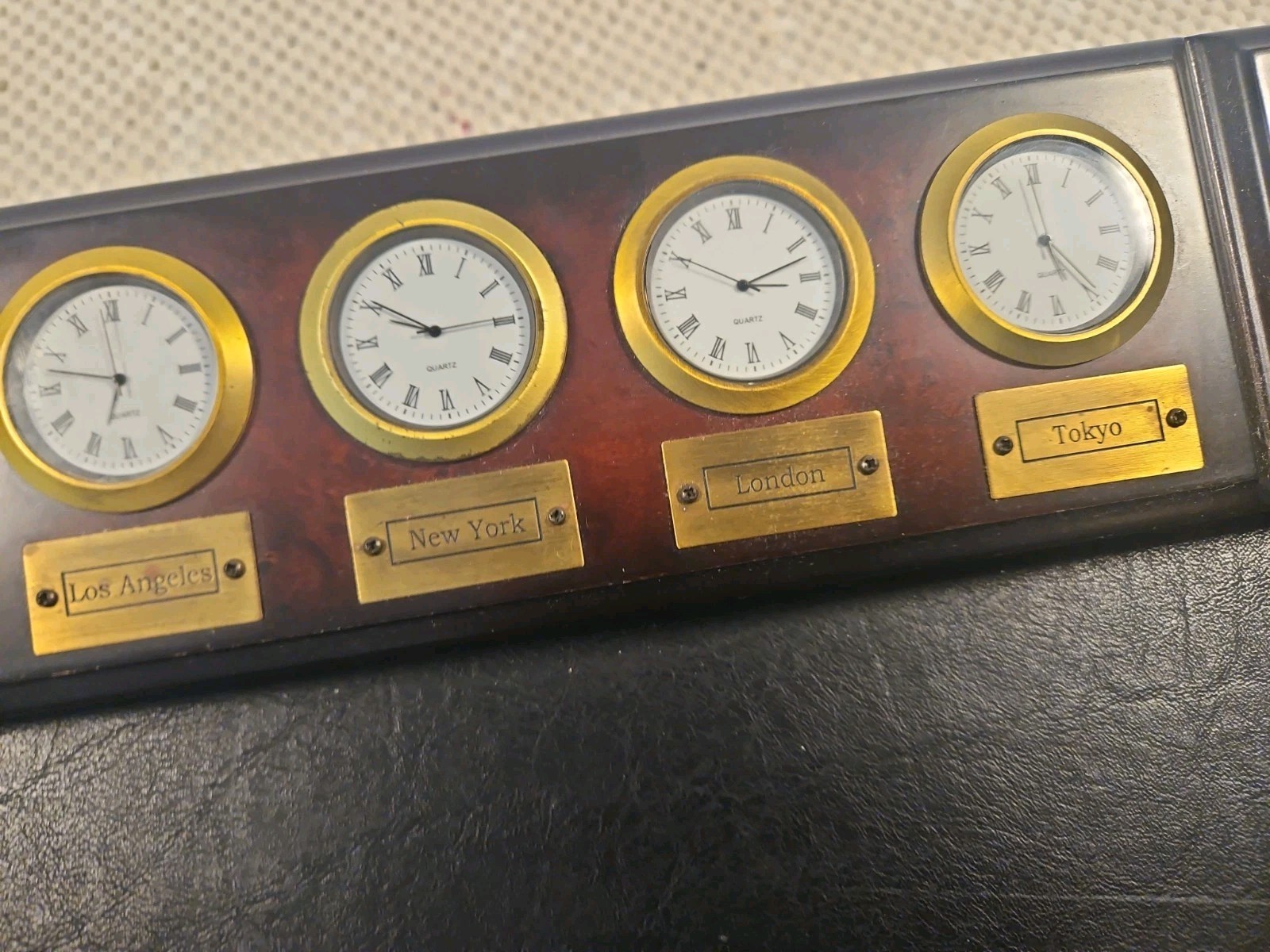 BOMBAY COMPANY Executive Desk Blotter Wood Leather 4 Time Zone Clocks Rare Vtg