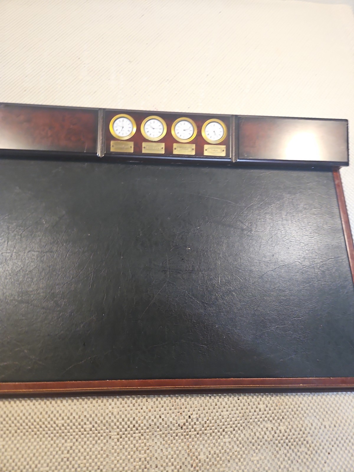 BOMBAY COMPANY Executive Desk Blotter Wood Leather 4 Time Zone Clocks Rare Vtg