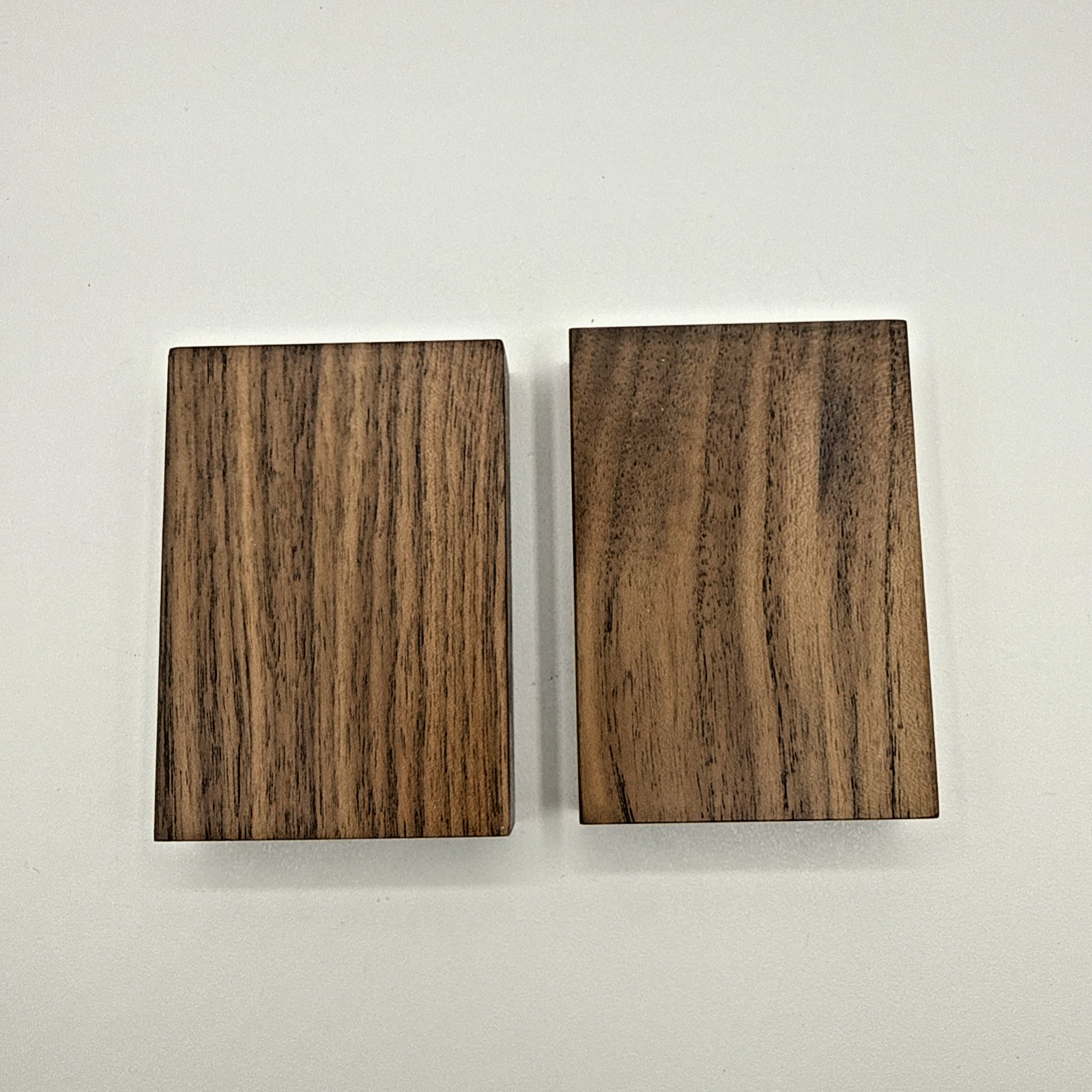 UNIQOOO 2pc Walnut Wood Calendar Stand Photo Card Menu Sign Holder 3.5″