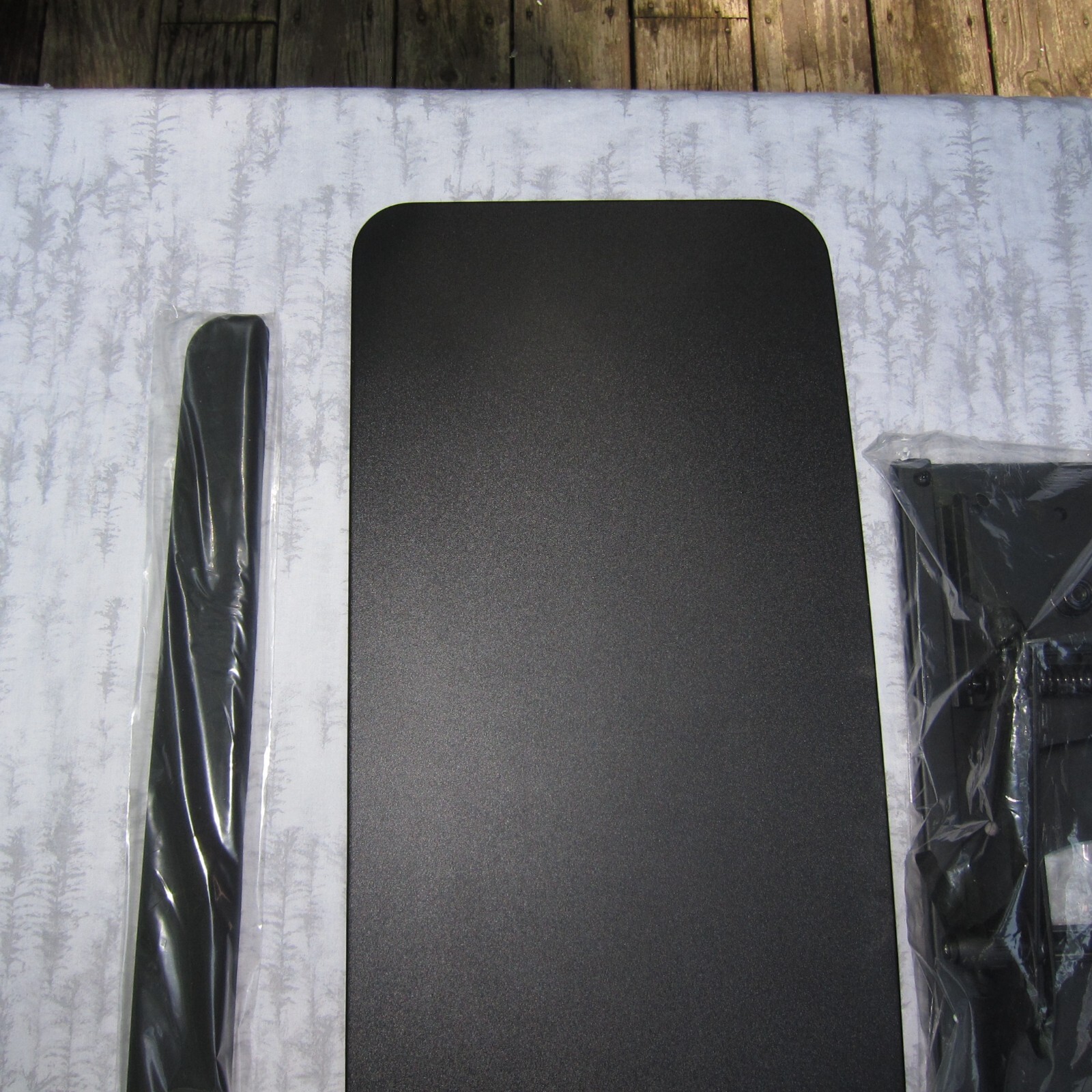 ViVo Under Desk Keyboard and Mouse Tray with Wrist Pad KB03B Open Box