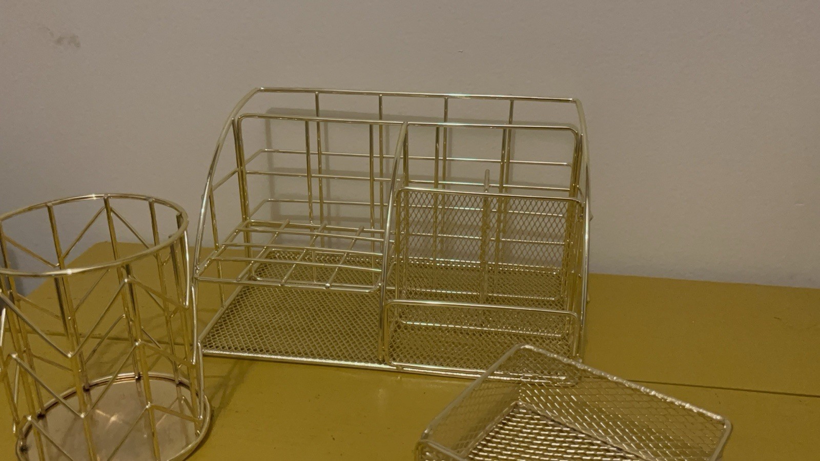 College Gold Wire Desk Organizer Set – Mod Office Desk Accessories – Multi Piece