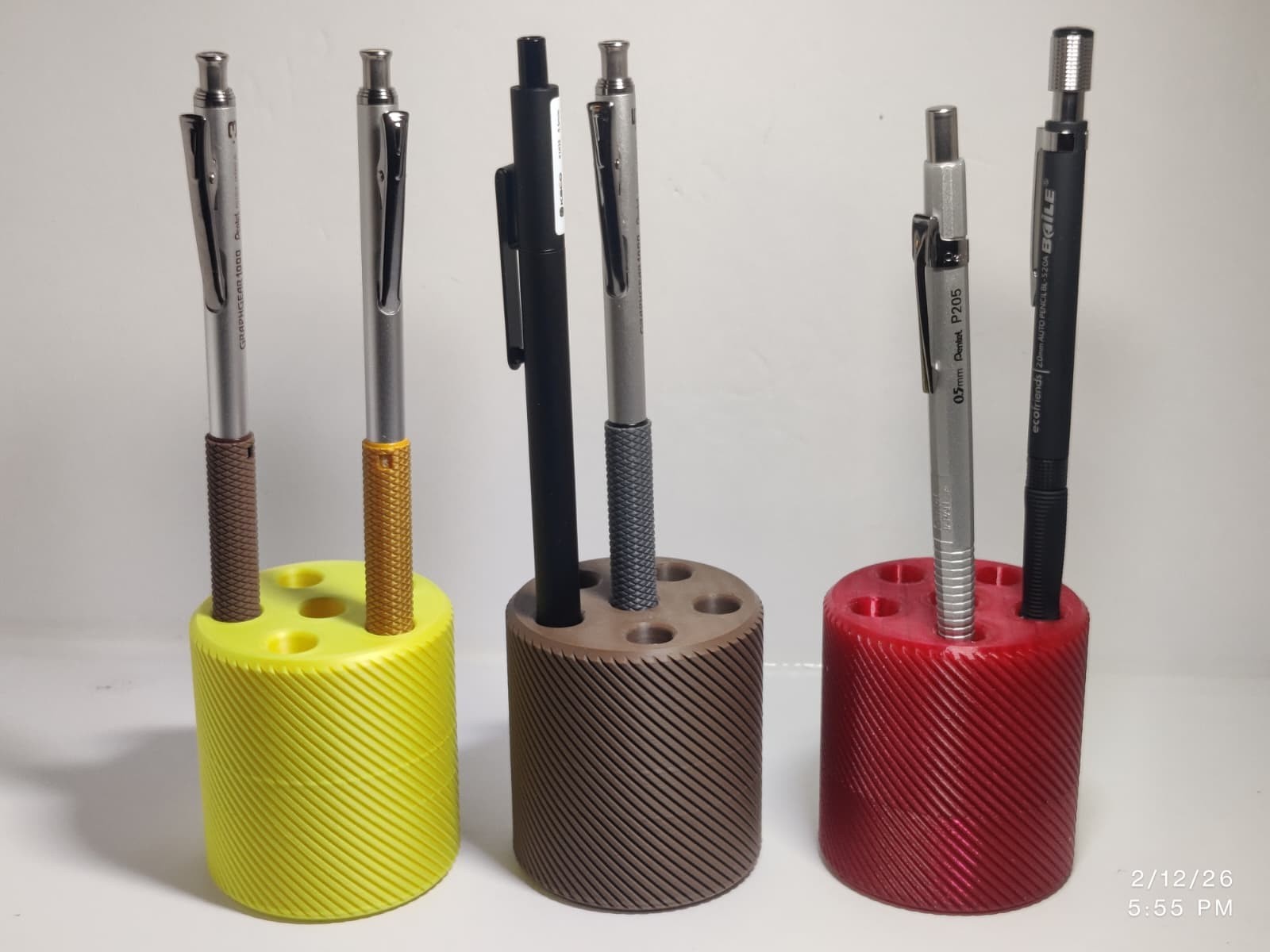 3D printed Pen and Screw Driver Desk Organizer – Threaded Base for adding weight