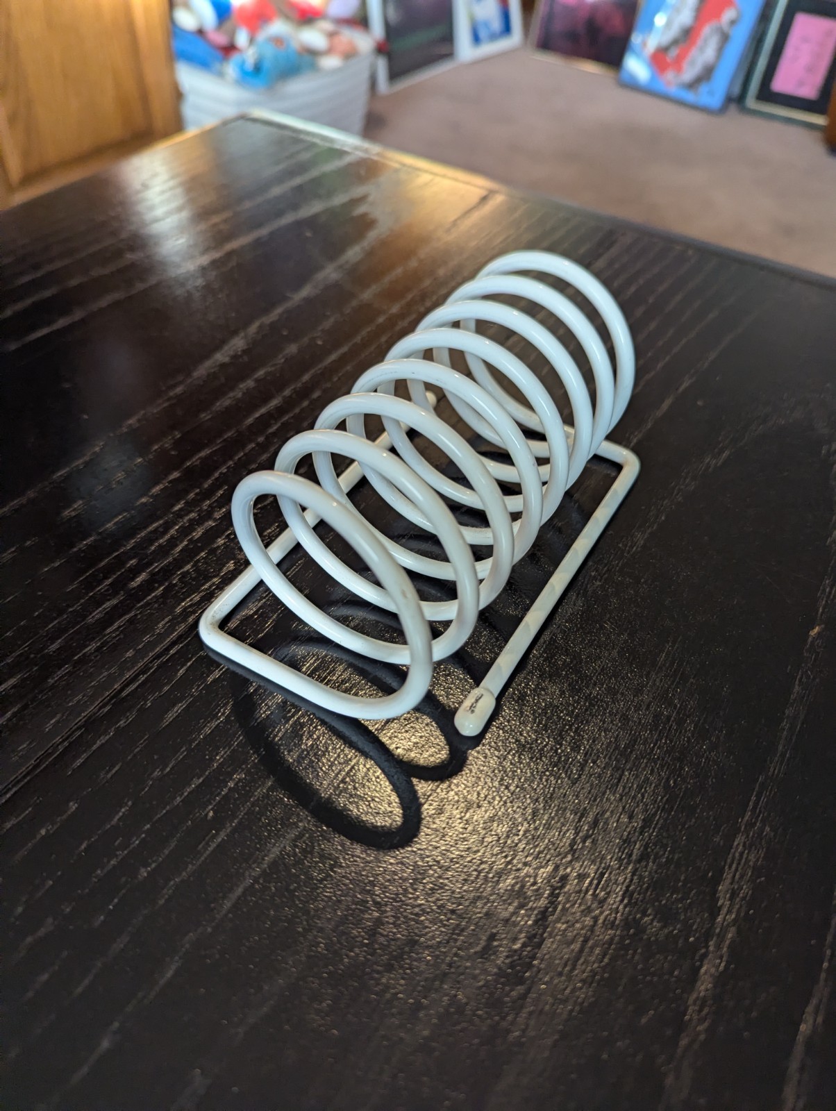 Vintage White Rubber Coated Wire Spring Shaped Desktop Organizer Used Good