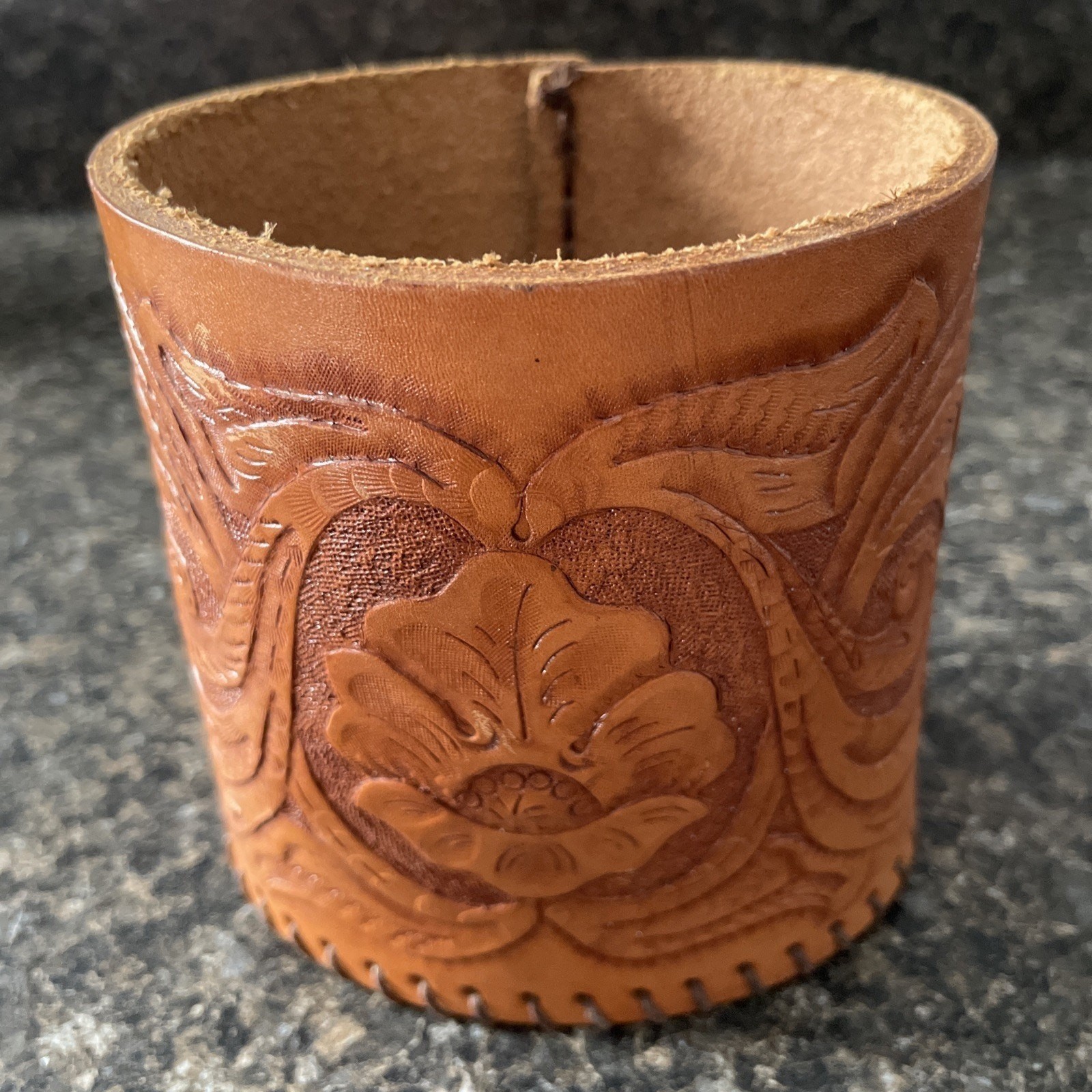 Handmade Leather Pen & Pencil Holder Desk Office Decor 4.5″ Dice Cup