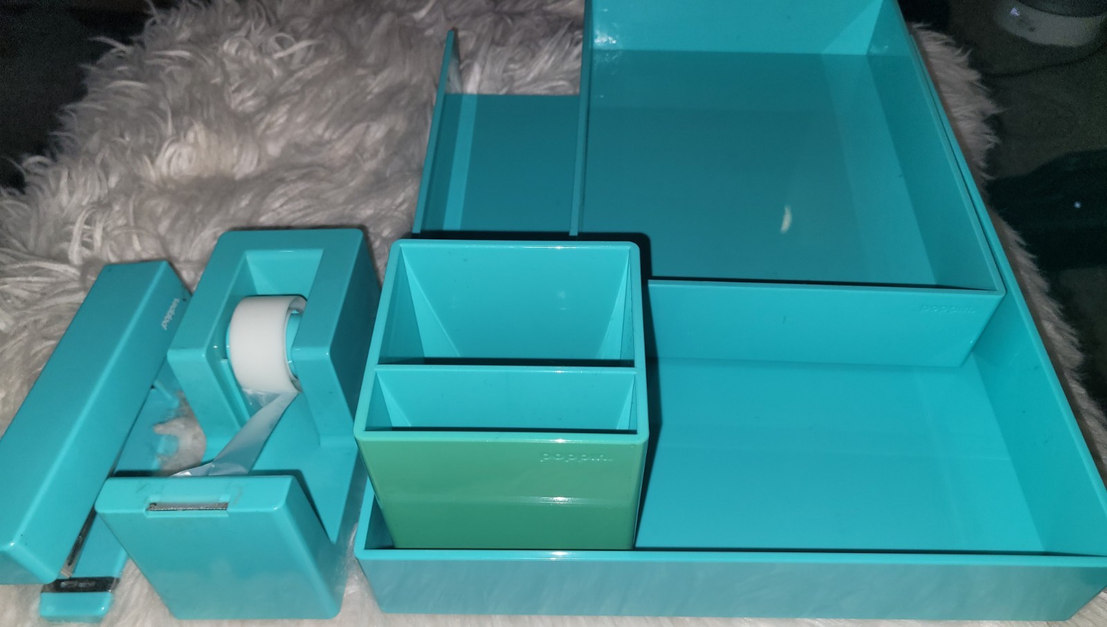 Set of 5 Poppin Letter & Desktop Trays W Stapler & Tape Dispenser “Please Read”