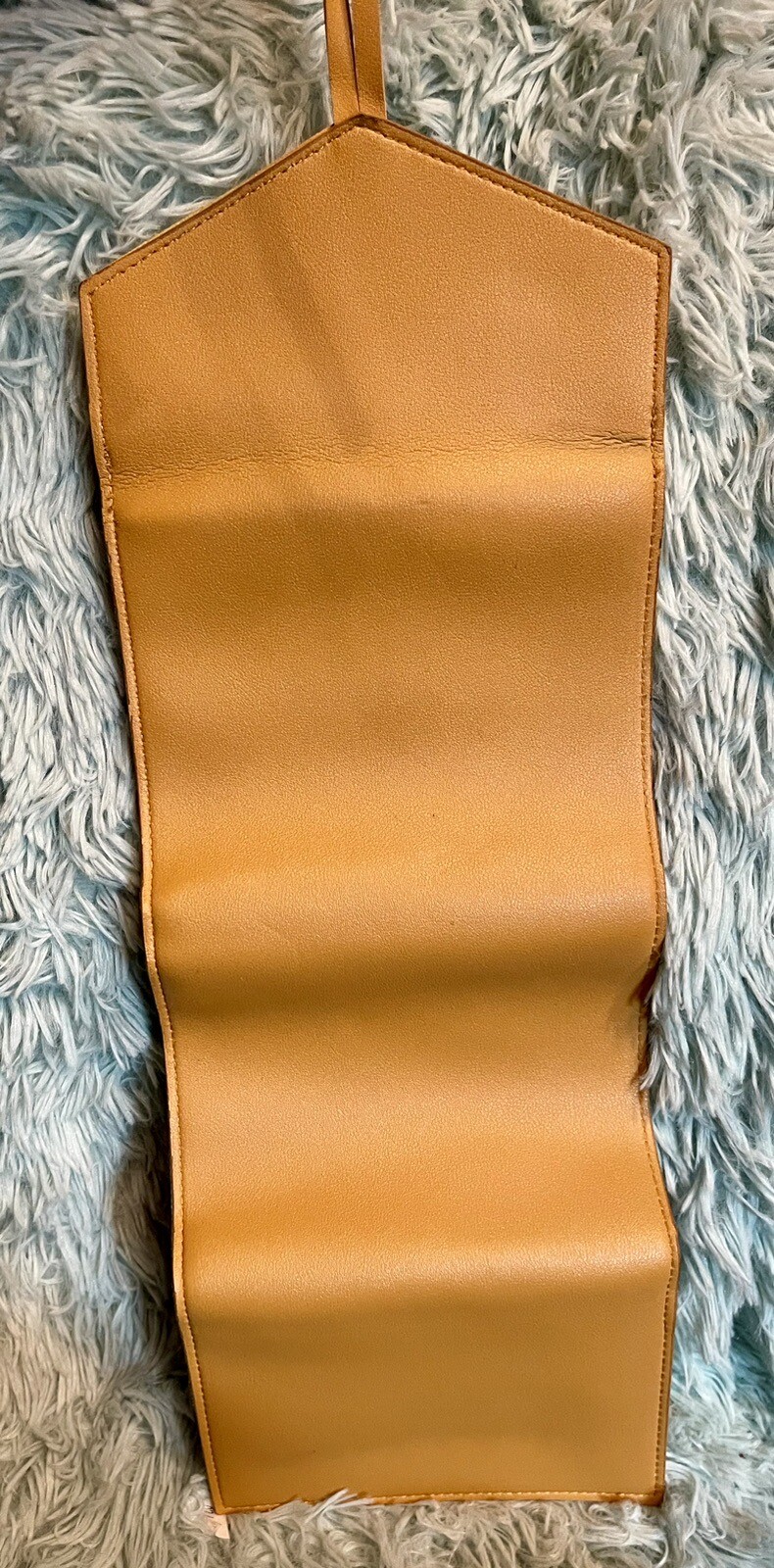 NEW Glass Ladder & Co Vegan Leather Katherine Tech Organizer Roll Honey Wallet