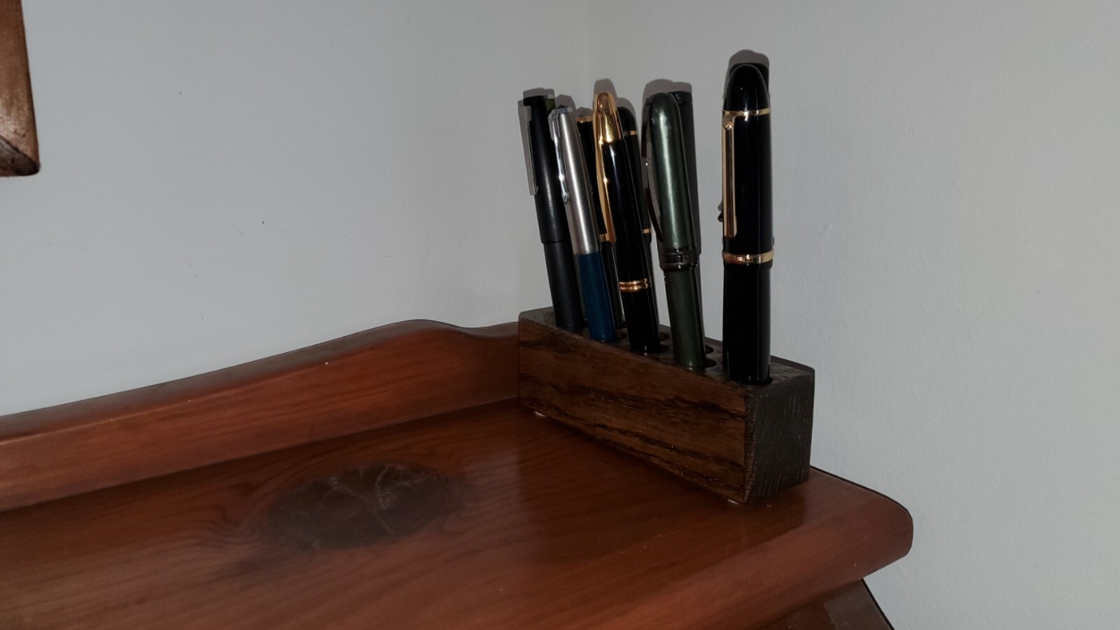 Wood 10 Pen Holder, Walnut Color