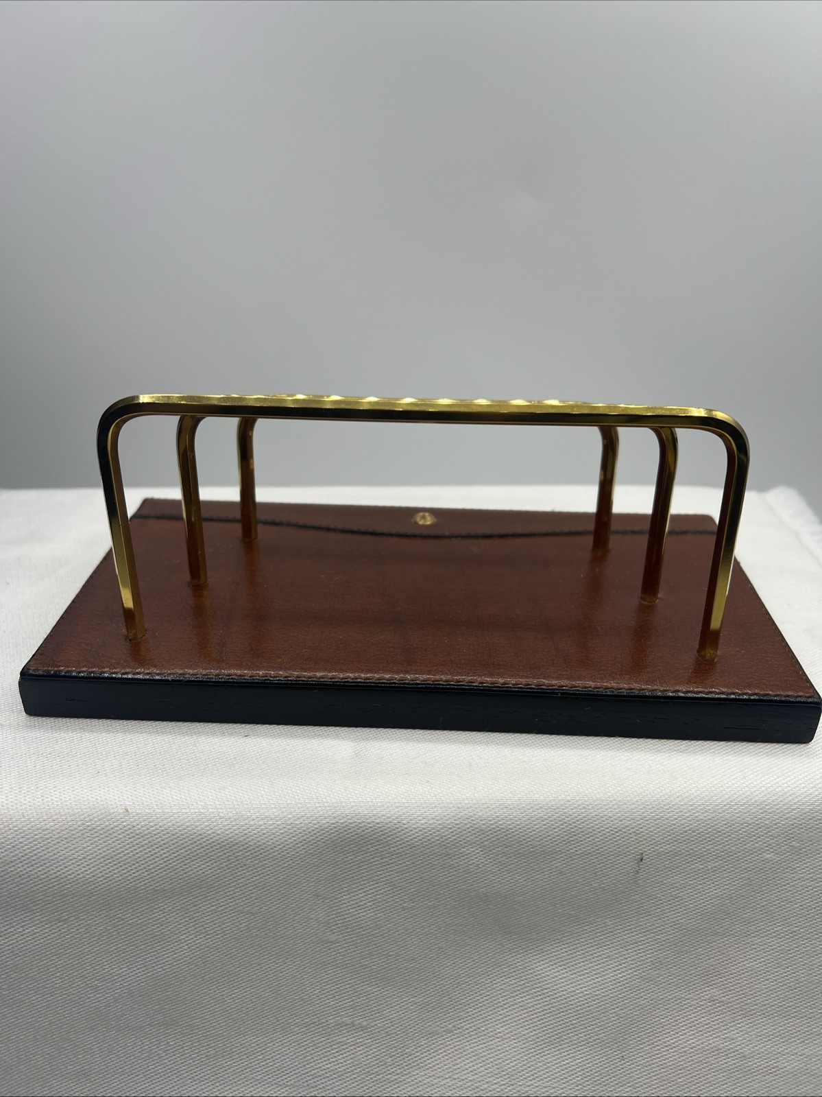 Gold Pfeil Sport Arrow Table Top Desk Mail Letter Rack Organizer Brown Leather
