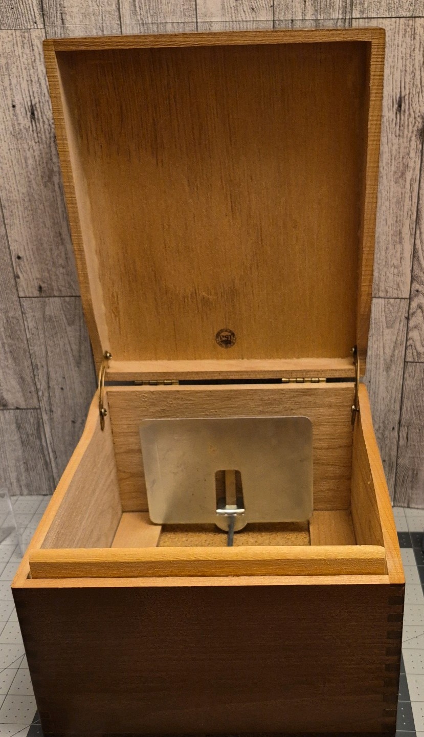Vtg Napa Valley PSI Oak Wooden Desk-Top Card/File Box 10″ L x 9″ W x 6 1/2″