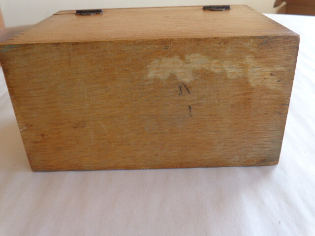 VINTAGE GLOBE-WERNICKE WOOD CARD FILE BOX No. 85-C
