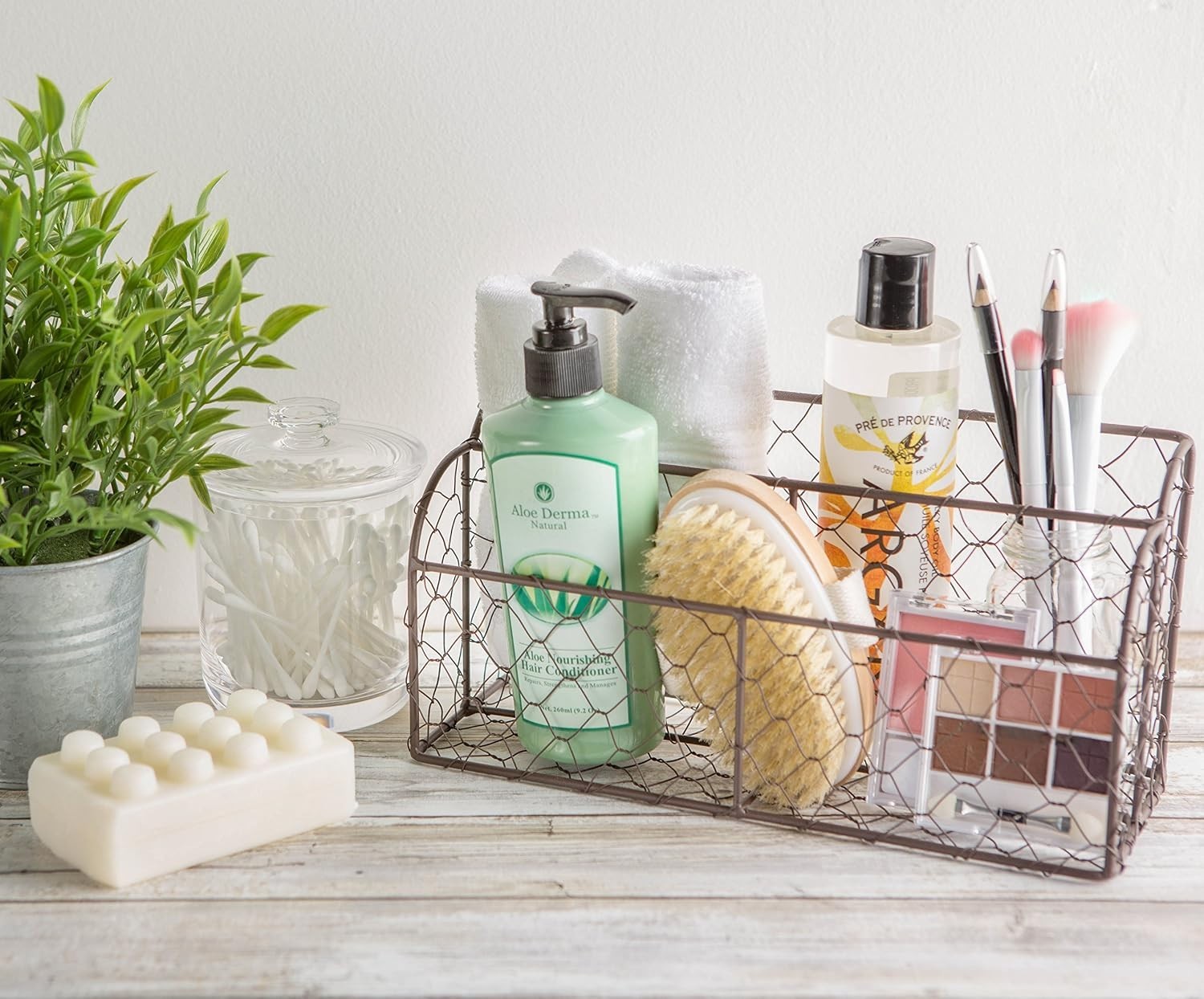 Farmhouse-Inspired Metal Letter Holder with Chicken Wire Design for Tidy Spaces