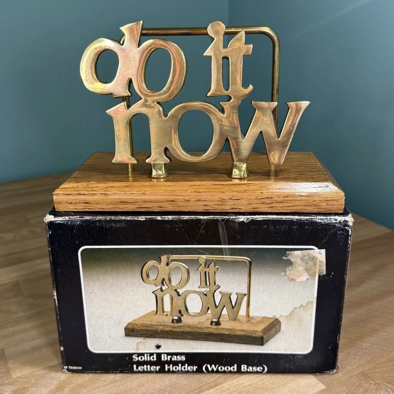 NEW 80s Retro Brass Wood Desk File Letter Holder Stand Office DO IT NOW w/ Box