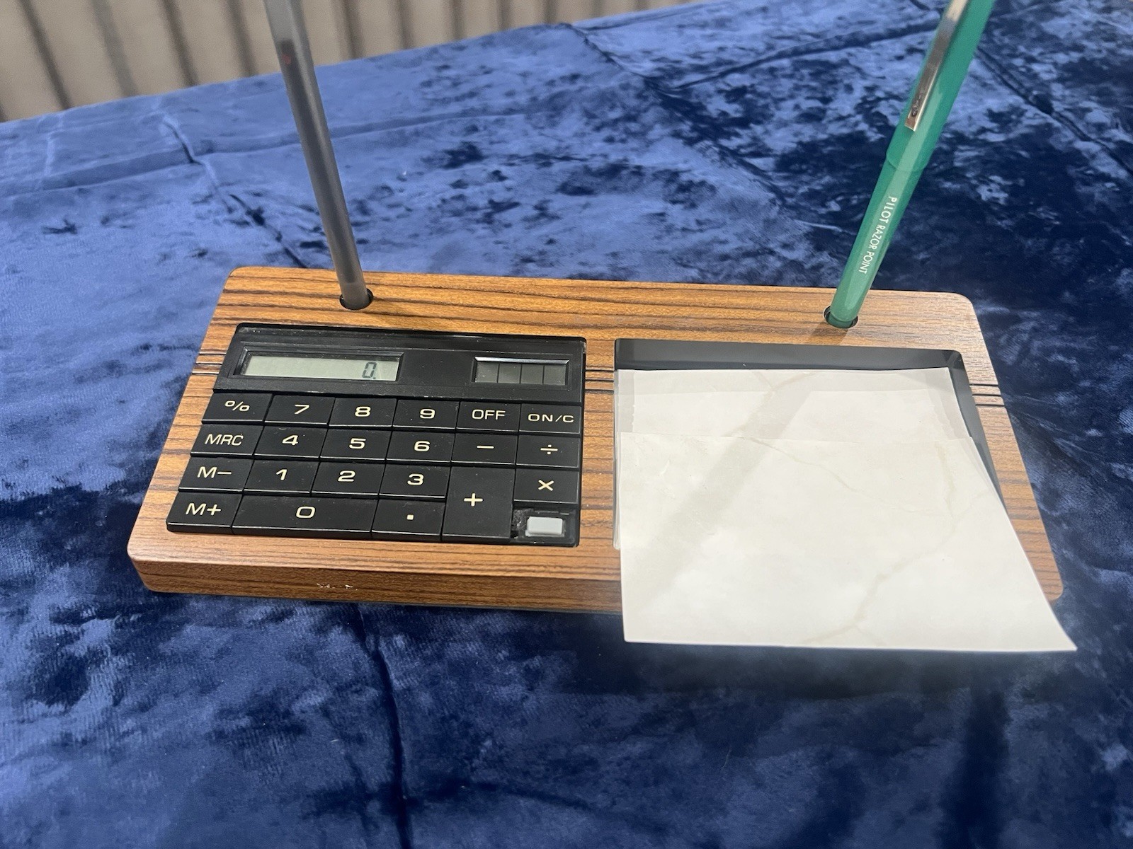 Vintage Executive Desk Set Wood Grain With Paper Calculator & Holds 2 Pens