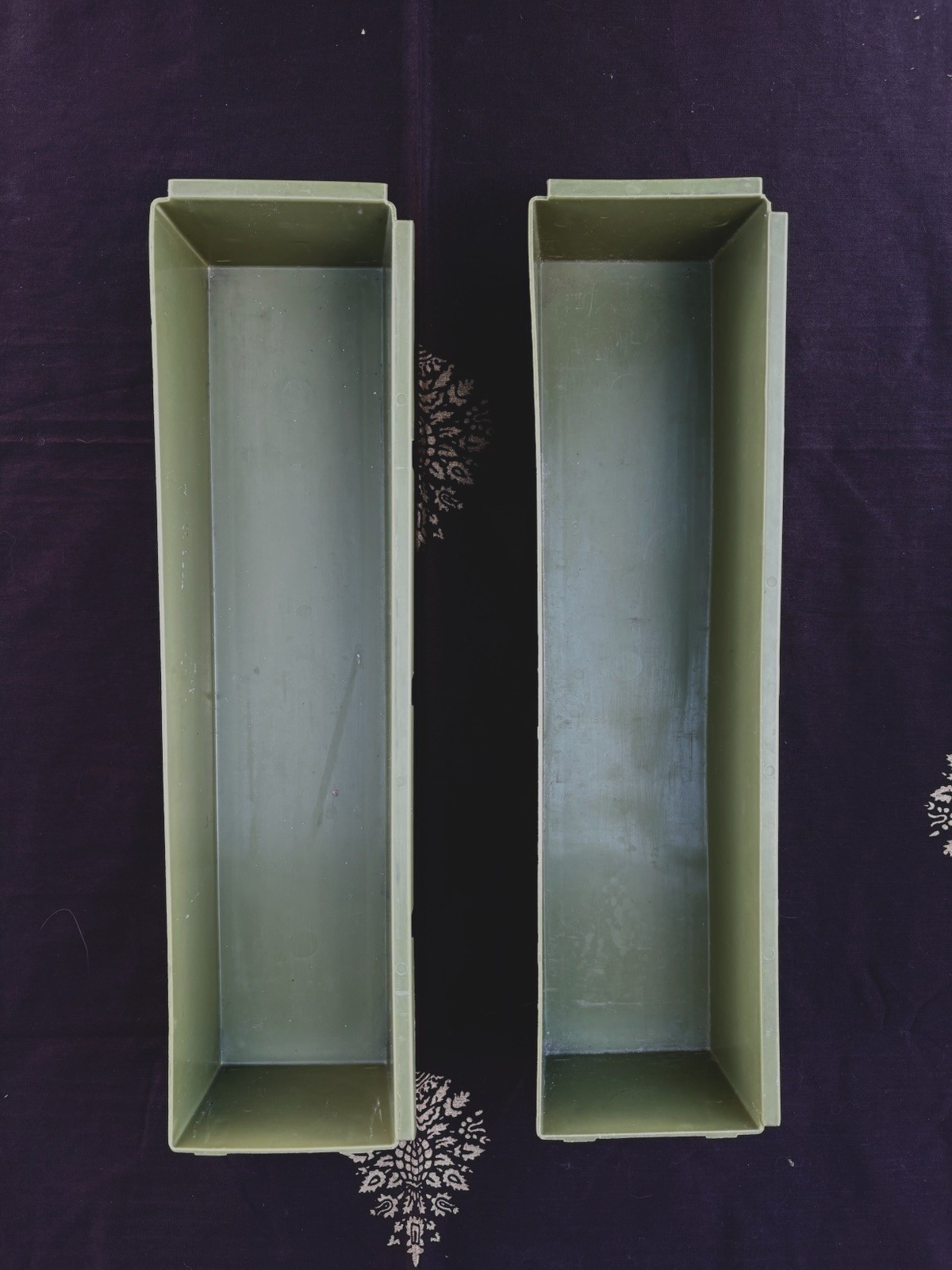 Vintage drawer Organizer*Green Plastic Caddies*set of 2*unbranded*14”x3-1/2”x2”