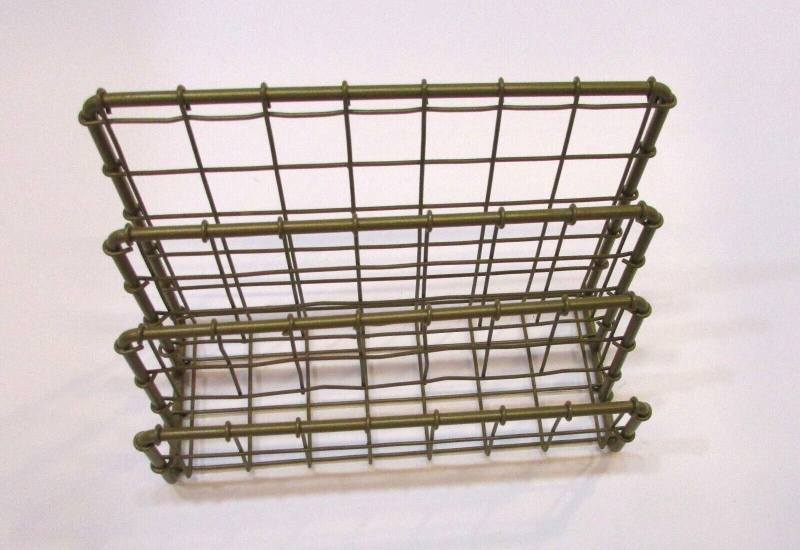 New Goldtone Steel Wire Mesh Fence 3 Slot Desktop Mail Holder 5×7 Letter Caddy