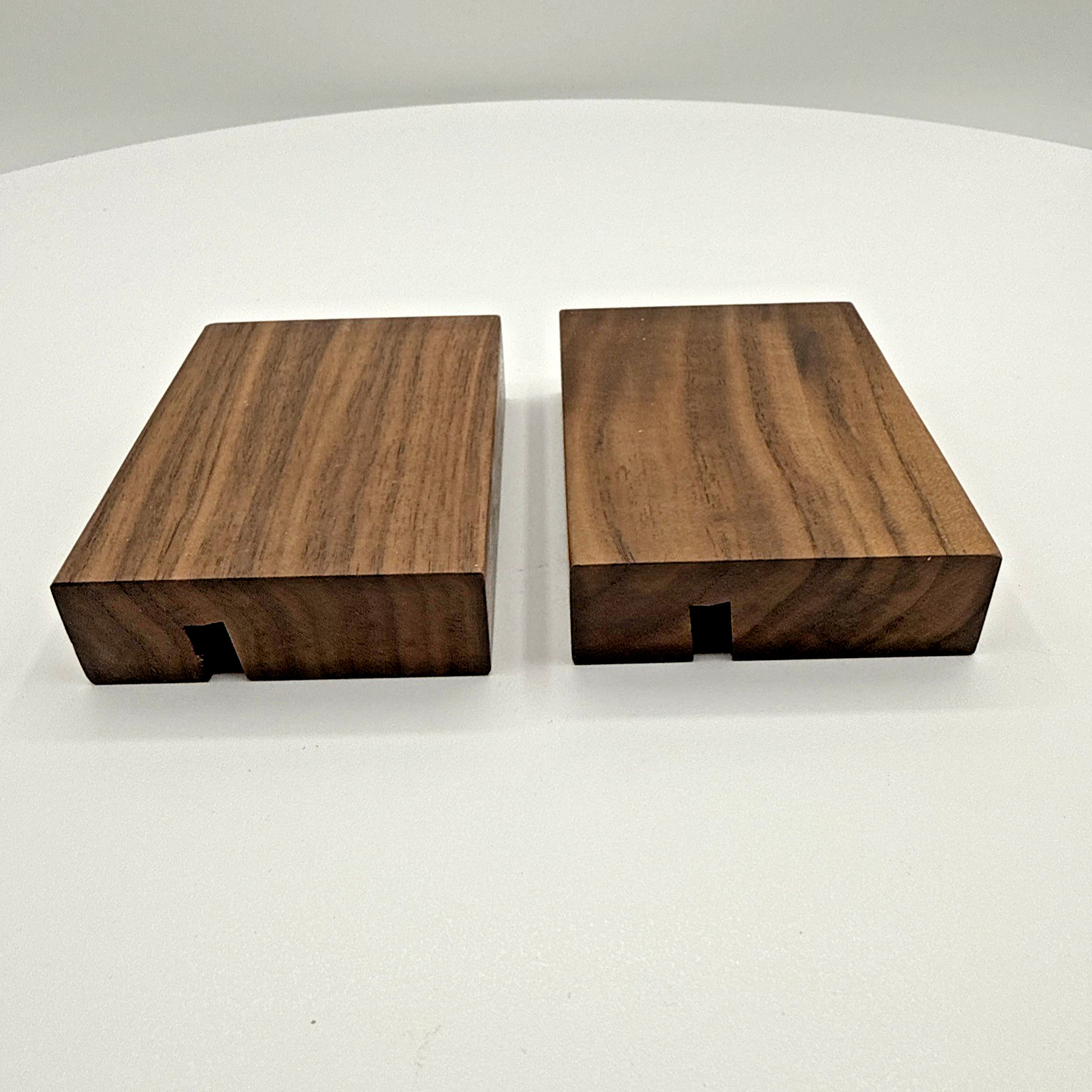 UNIQOOO 2pc Walnut Wood Calendar Stand Photo Card Menu Sign Holder 3.5″