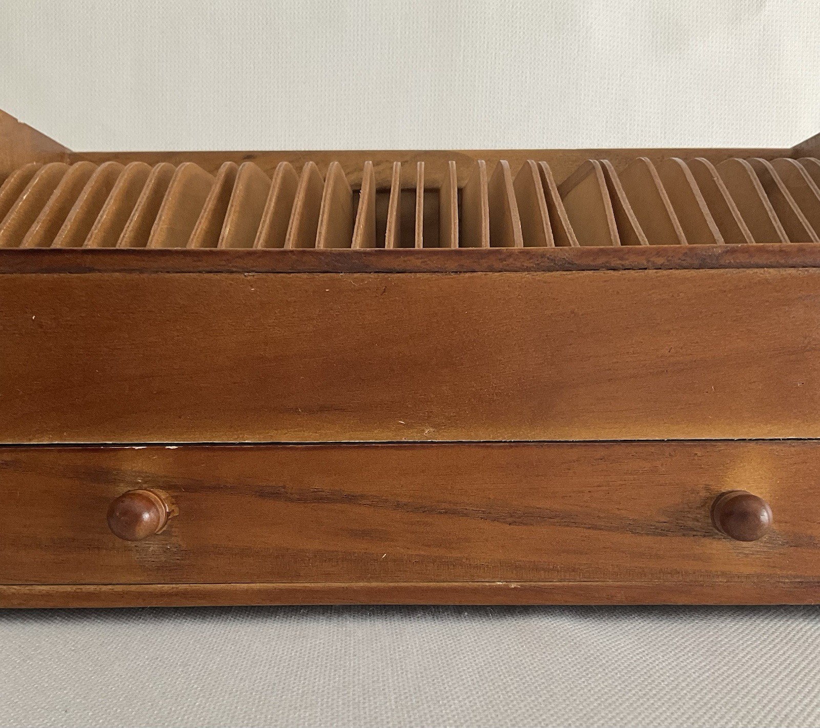 Vtg 31 Day Wooden Desktop Bill/Mail Organizer w/ 31 Slots and Large Drawer READ
