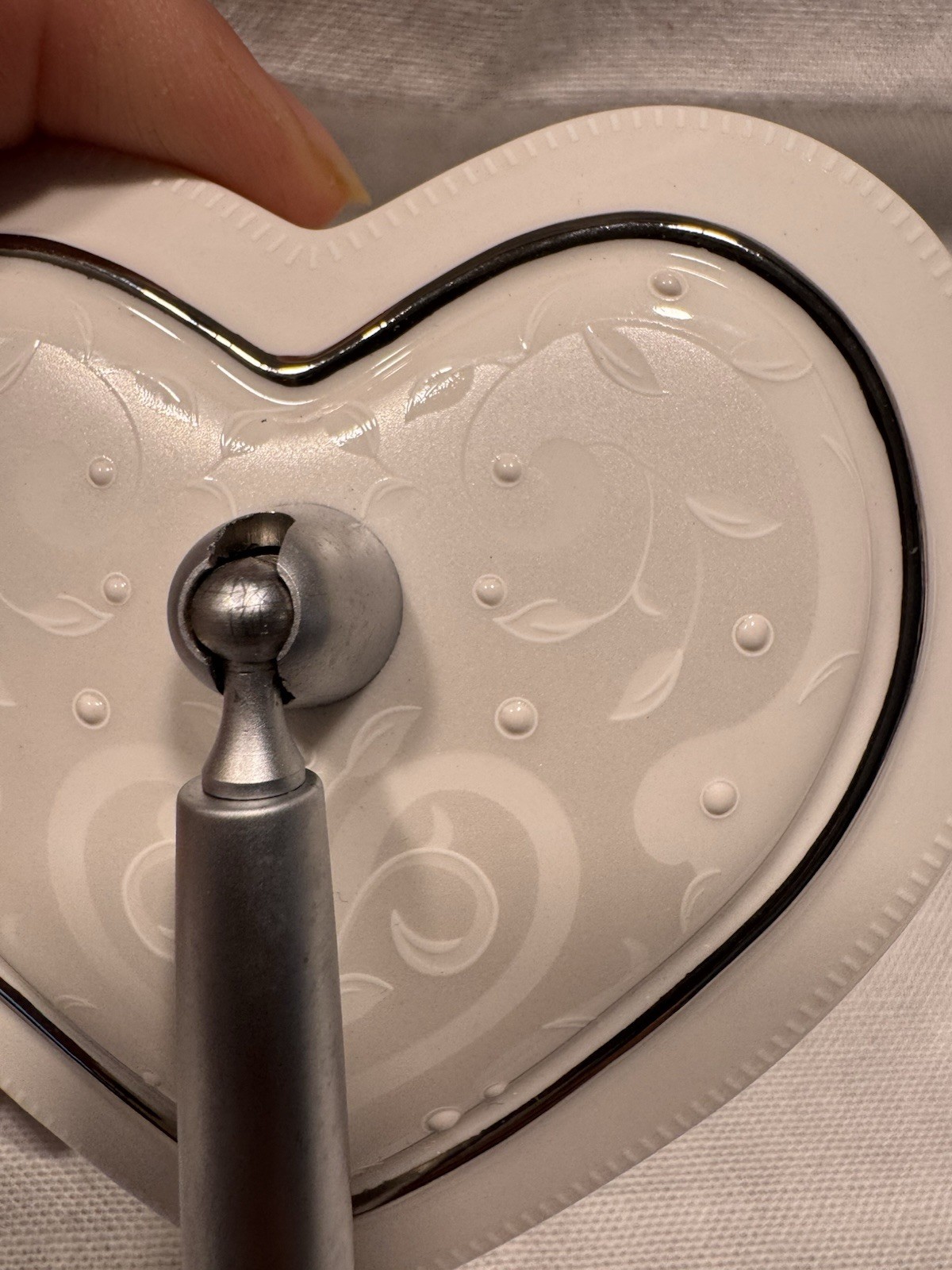 Lenox Fine Bone China OPAL INNOCENCE Heart Shaped Pen Holder