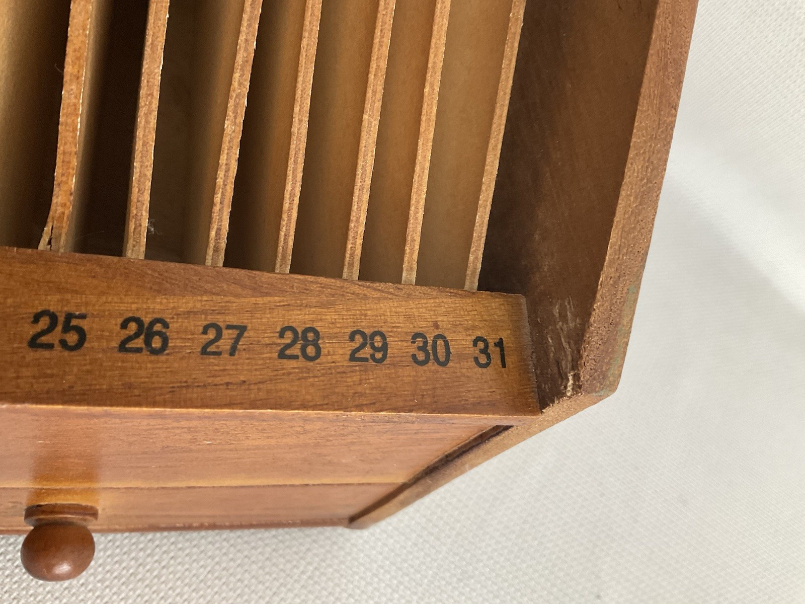 Vtg 31 Day Wooden Desktop Bill/Mail Organizer w/ 31 Slots and Large Drawer READ