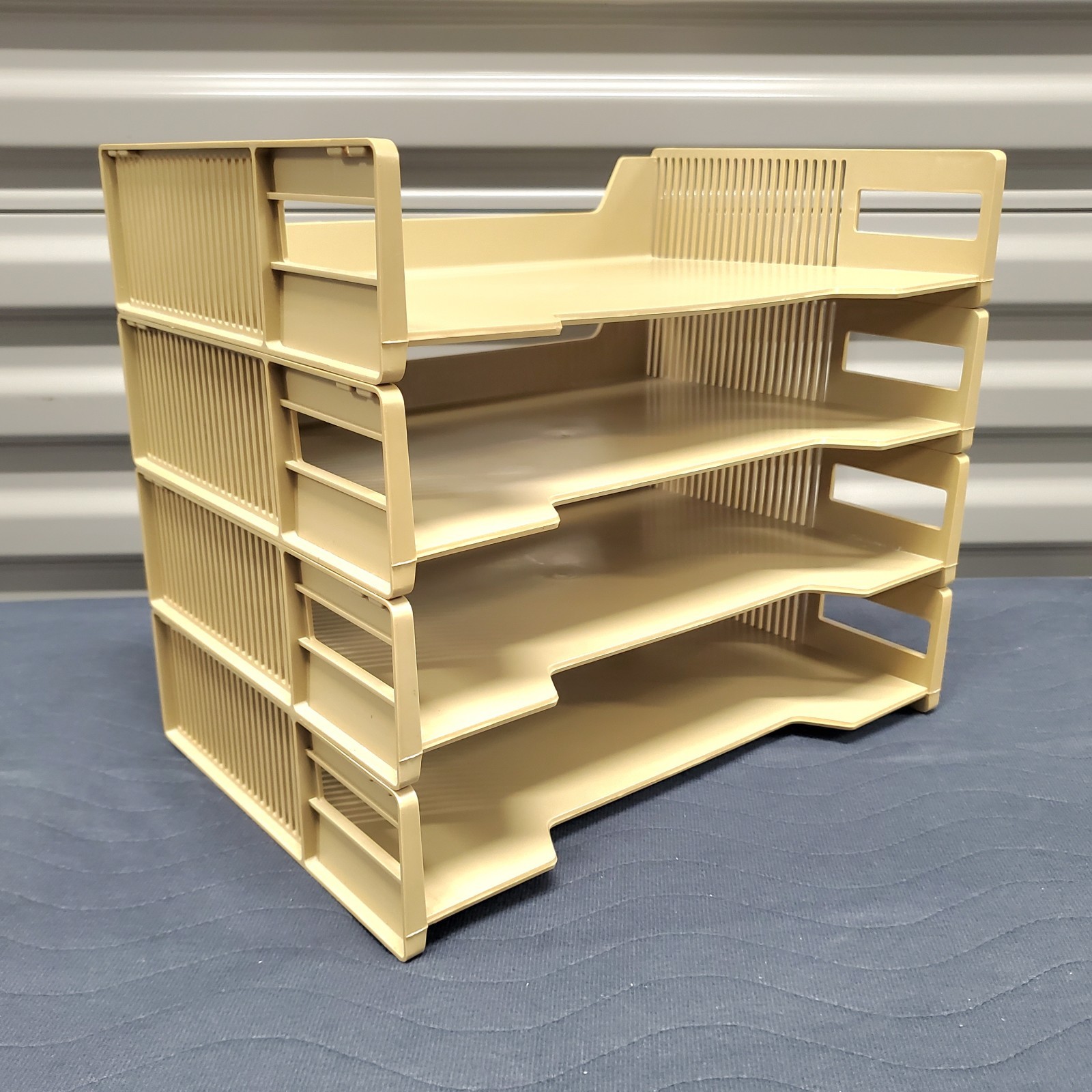 Vintage Eldon Industries Beige Stackable Letter File Trays Lot of 4 Model 1600-0