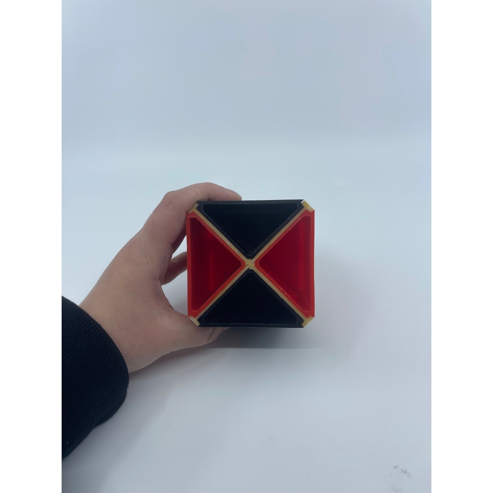 Retro Hexagonal Desk Organizer Red Black Pencil Pen Holder removable sections
