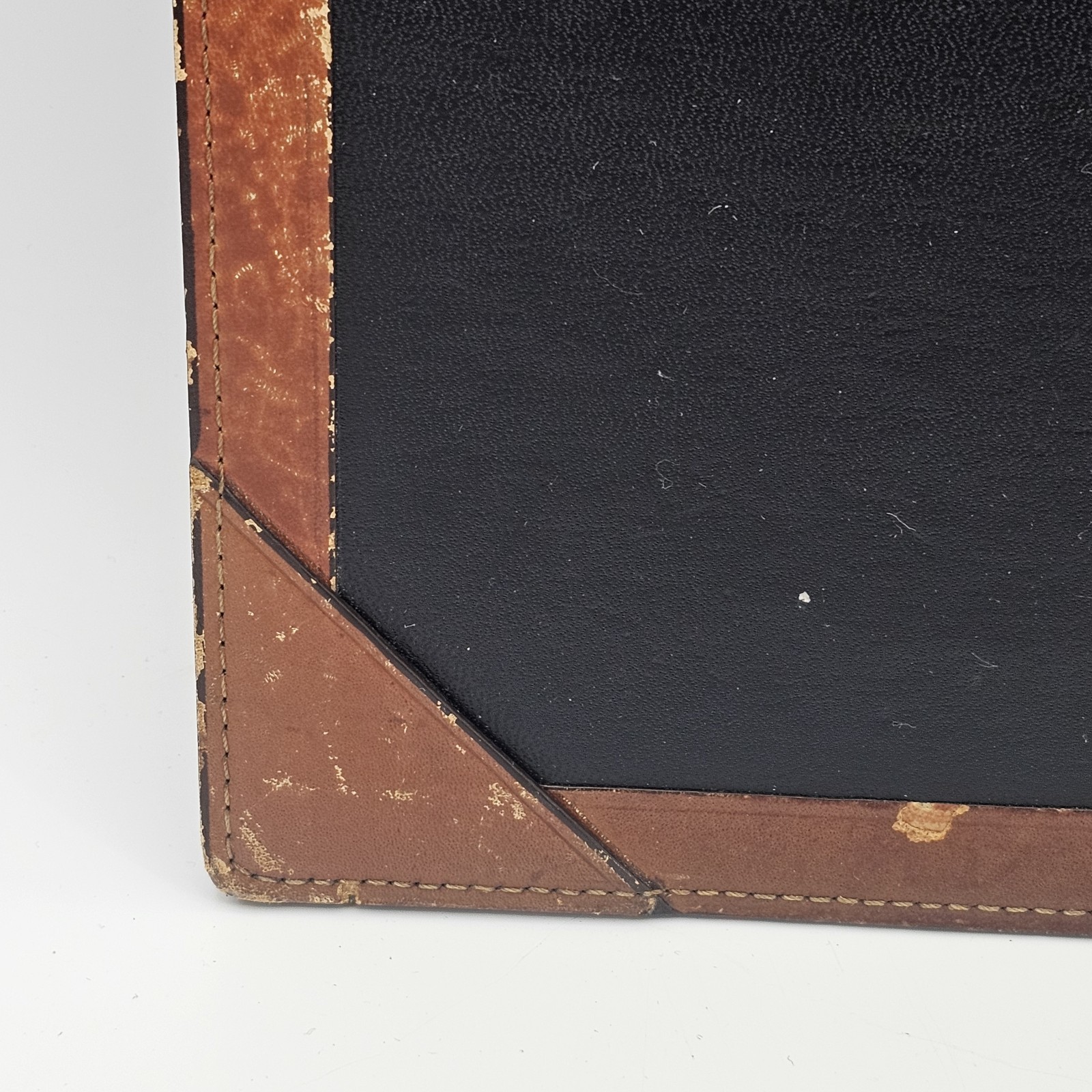 Vtg Executive Desk Cadillac Logo Gold Accent Leather Pad Blotter Mat 30″x20″ #1