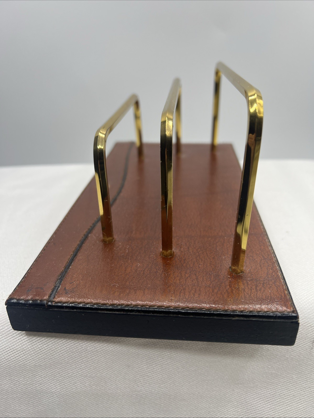 Gold Pfeil Sport Arrow Table Top Desk Mail Letter Rack Organizer Brown Leather