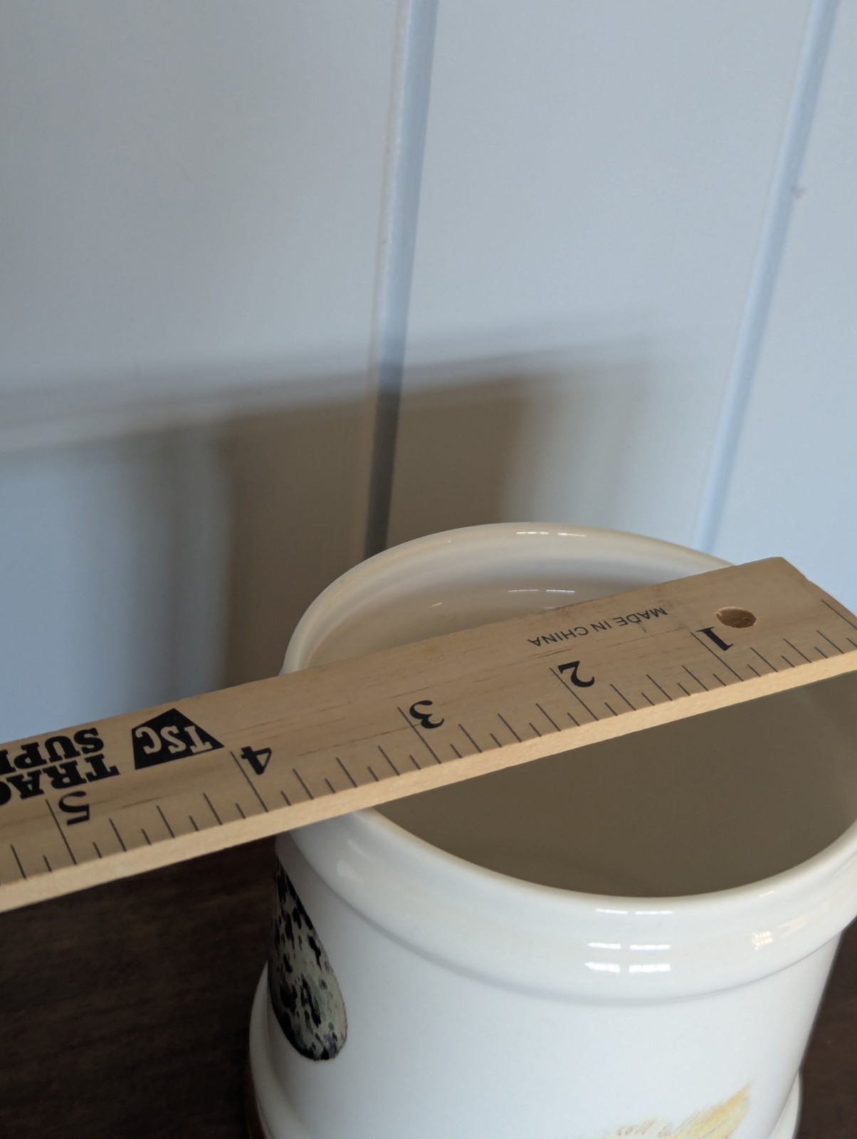 The Present Company Crock, Fine Bone China, Rolled Rim, Gold Banded, Egg Feather