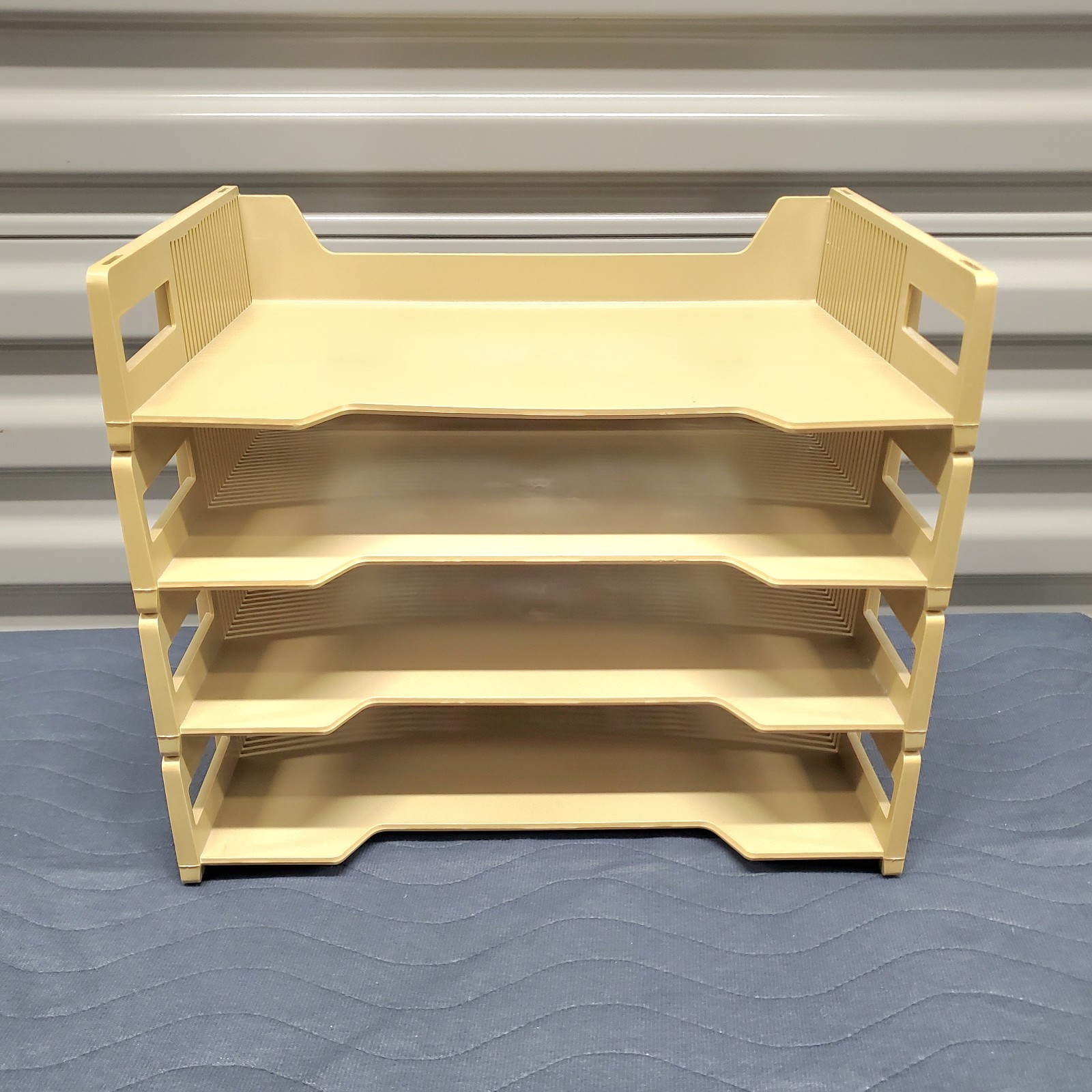 Vintage Eldon Industries Beige Stackable Letter File Trays Lot of 4 Model 1600-0