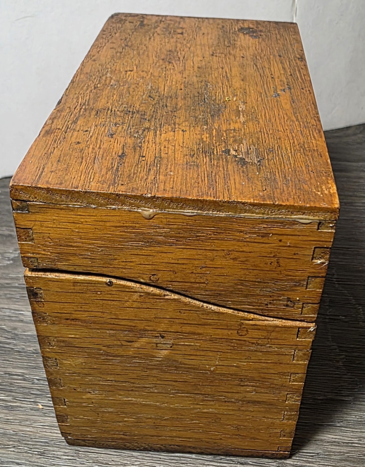 Vintage Globe Wernicke Oak Wood File Recipe Box No 83-C Dovetailed Corners