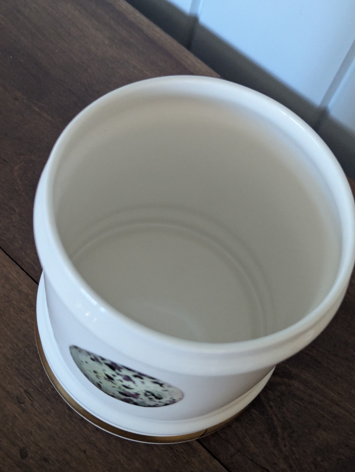 The Present Company Crock, Fine Bone China, Rolled Rim, Gold Banded, Egg Feather