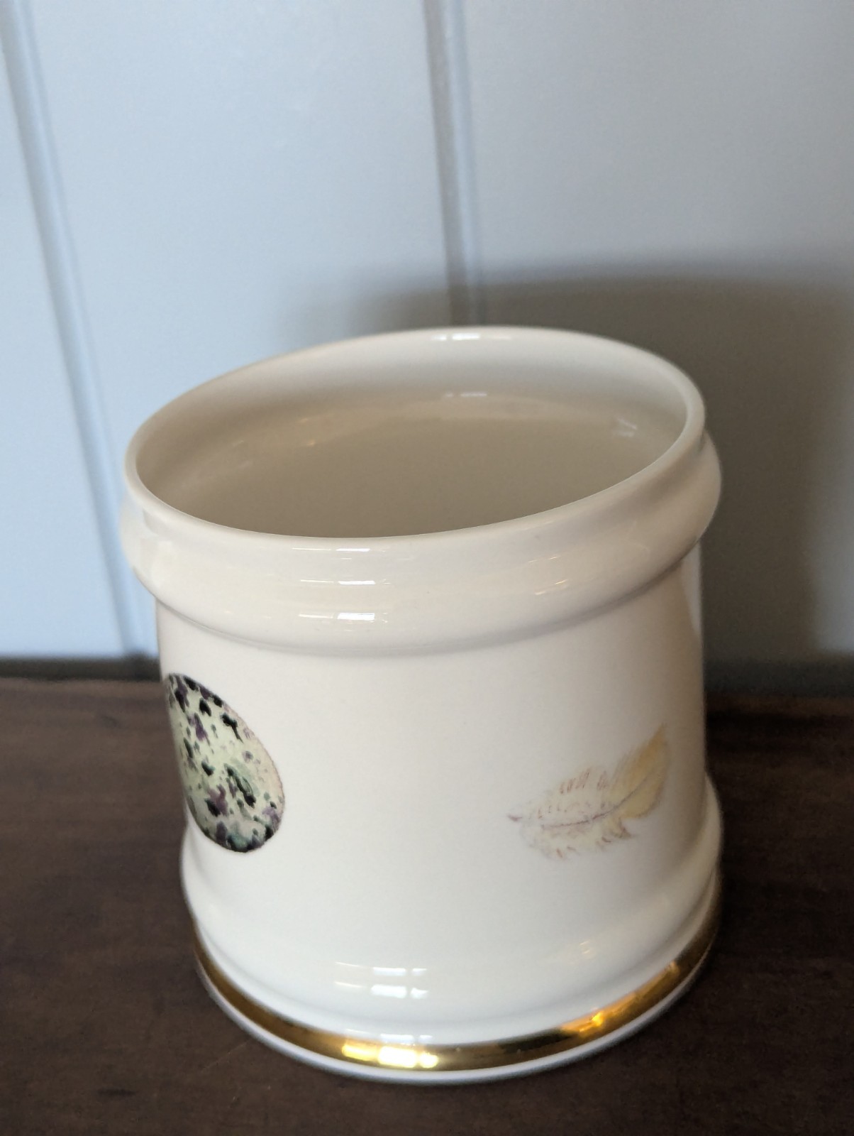 The Present Company Crock, Fine Bone China, Rolled Rim, Gold Banded, Egg Feather