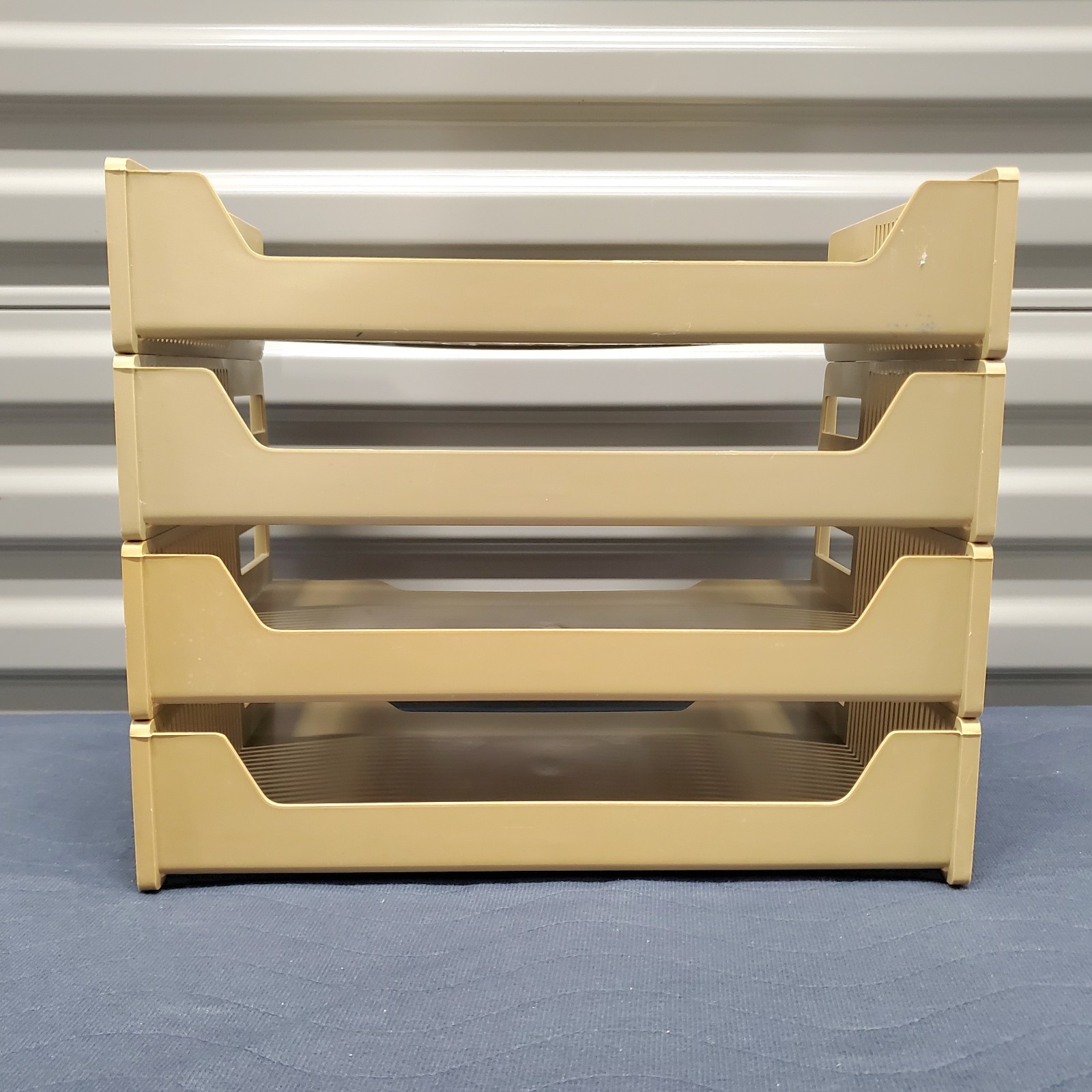 Vintage Eldon Industries Beige Stackable Letter File Trays Lot of 4 Model 1600-0