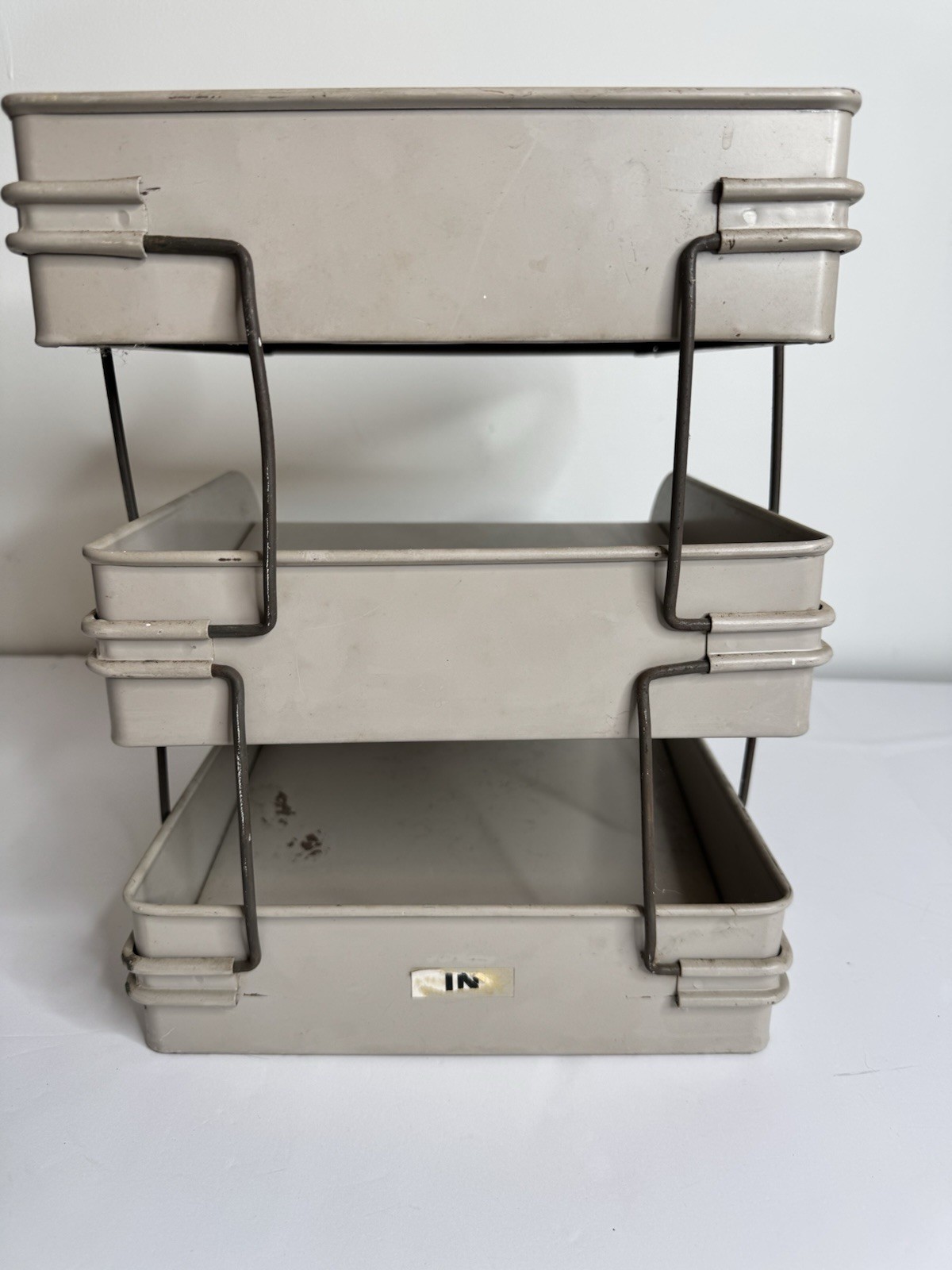 Vtg MCM Office Globe Wernicke 3 Tier Metal Letter Tray Desk Organizer Tan