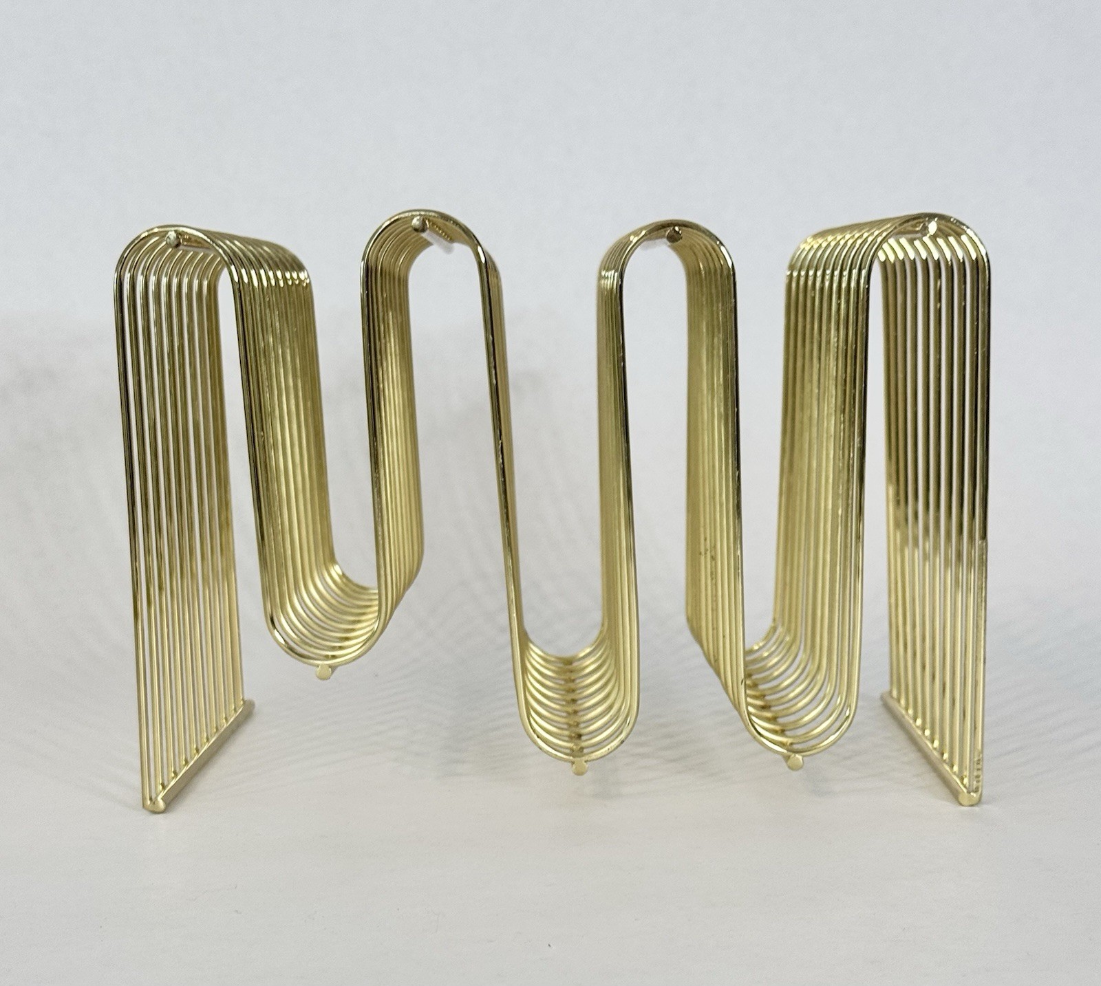 Vintage Gold-Tone Wire Mail Letter Desktop Organizer File Album Holder Curve 9×6