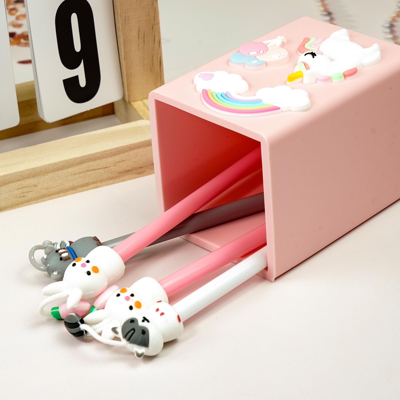 Cute Desk Pen Holder for Girls,Silicone Pink Aesthetic Pencil Cup Organizer f…