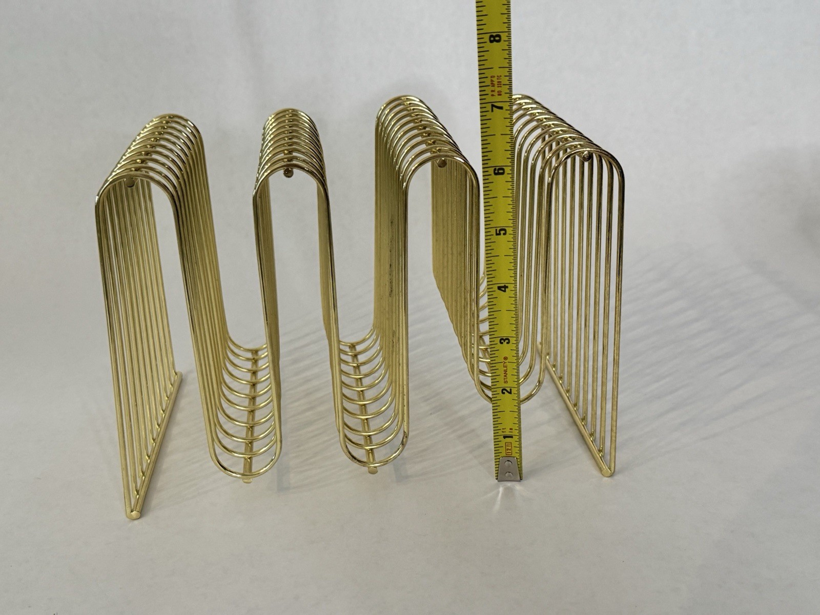 Vintage Gold-Tone Wire Mail Letter Desktop Organizer File Album Holder Curve 9×6
