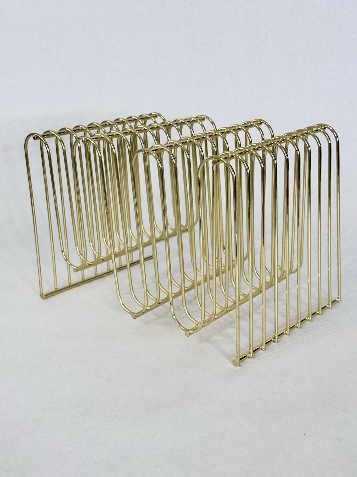Vintage Gold-Tone Wire Mail Letter Desktop Organizer File Album Holder Curve 9×6