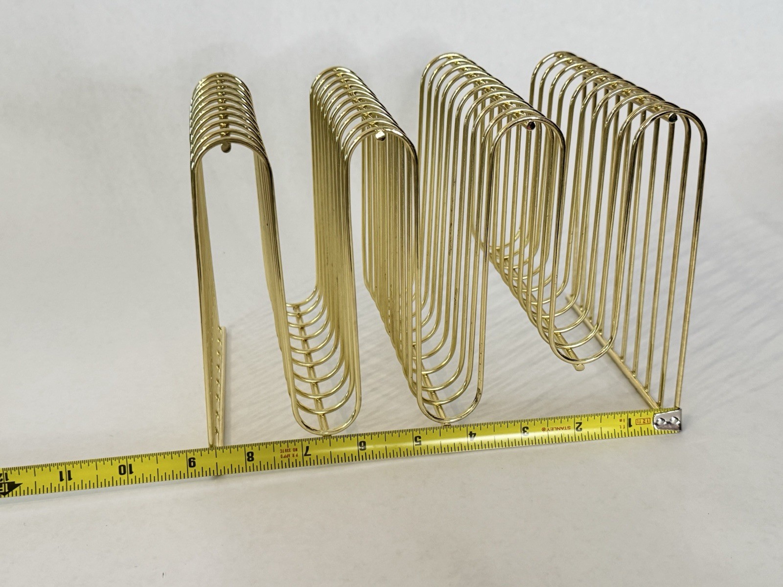 Vintage Gold-Tone Wire Mail Letter Desktop Organizer File Album Holder Curve 9×6